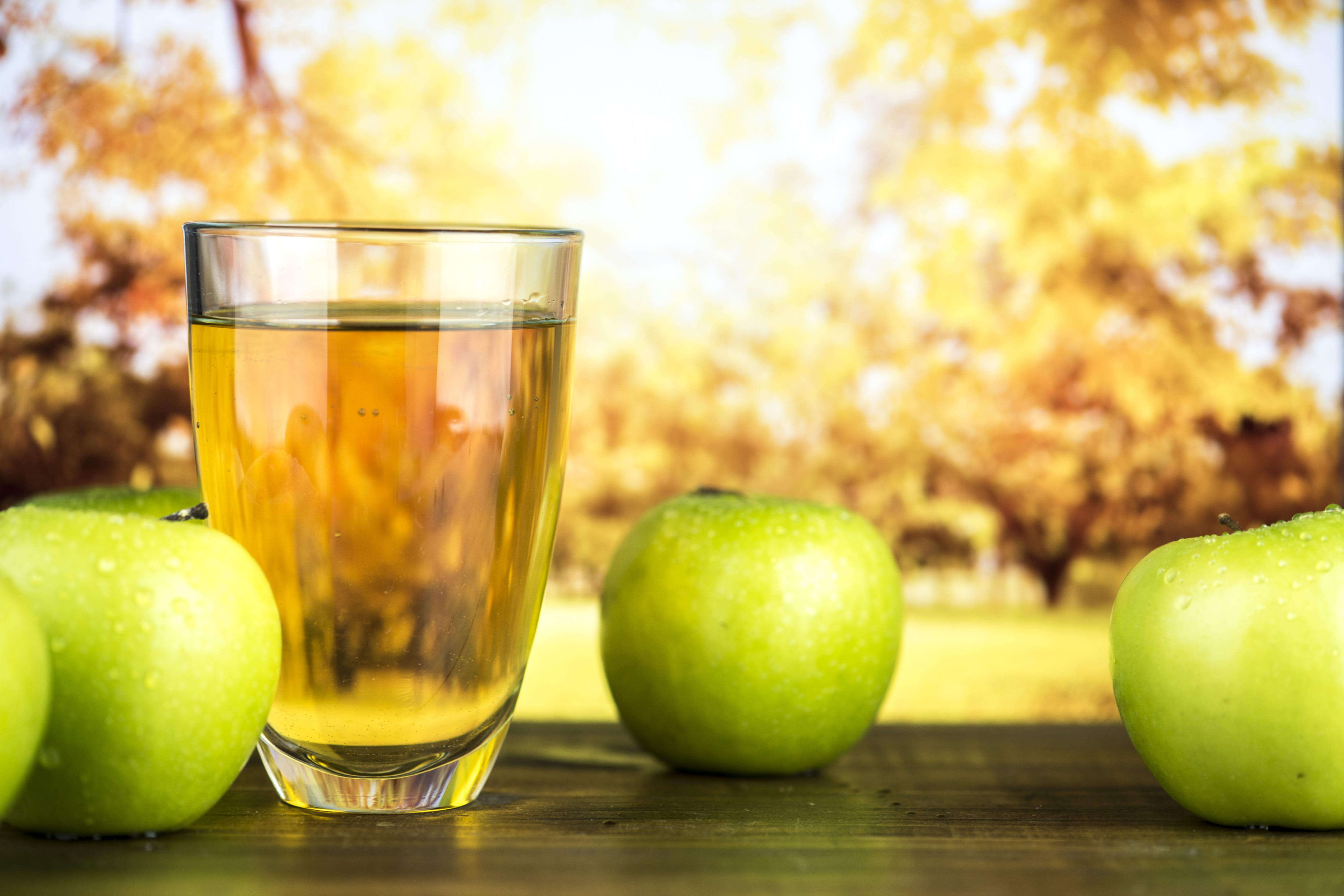 wellbeing, drinking glass, apple cider, harvest, beverage, glass, green, close-up, still life, health, apple juice, household equipment, green apple, ingredient, HD Wallpaper