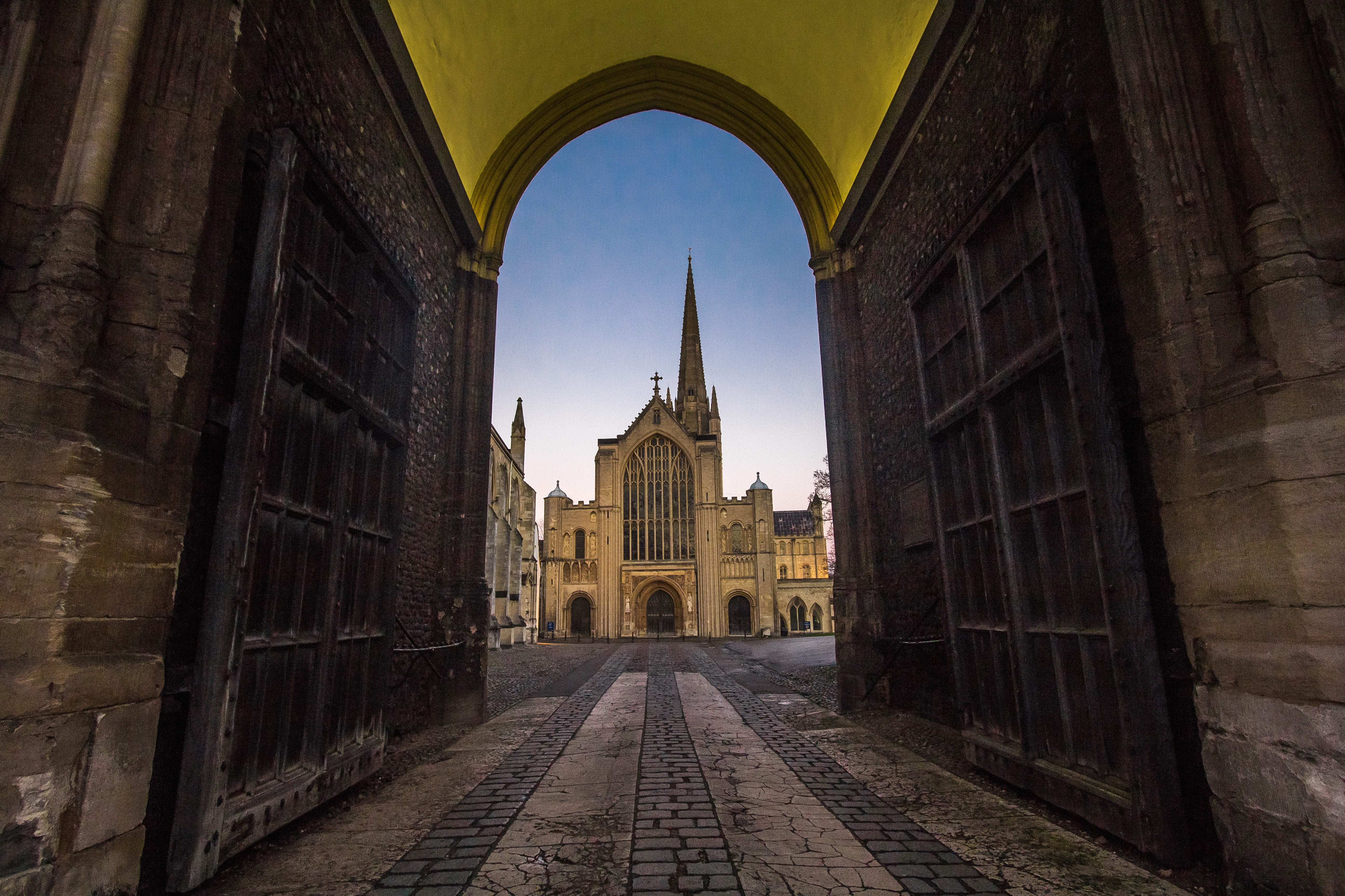 history, place of worship, travel destinations, cathedral, tourism, england, no people, city, government, outdoors, in the evening, arch, Monument, 5K, HD Wallpaper