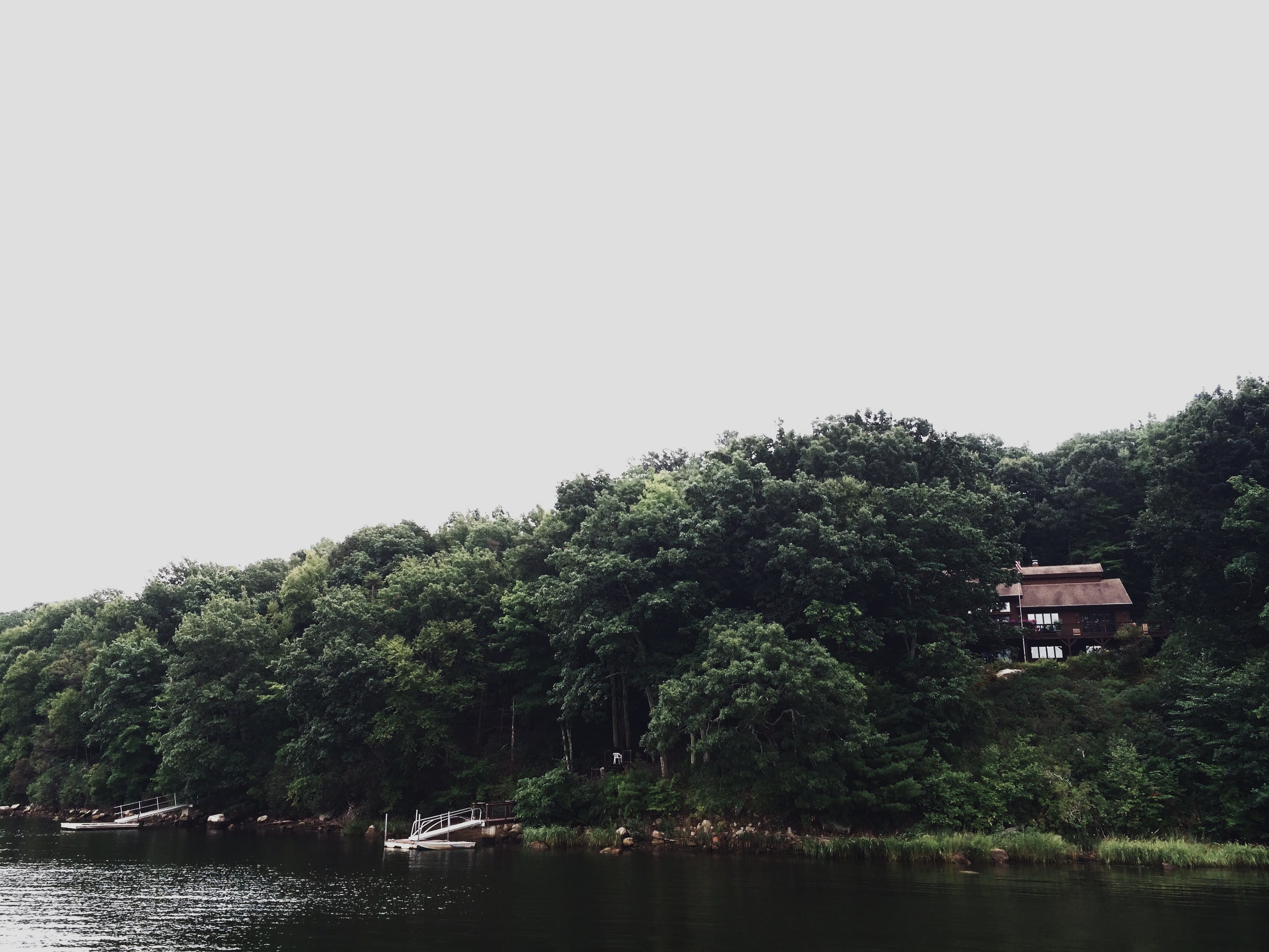 nature, summer, copy space, clear sky, no people, outdoors, beauty in nature, 2K, water, norwich, cozy, waterfront, building exterior, plant, cabin, tranquility, HD Wallpaper