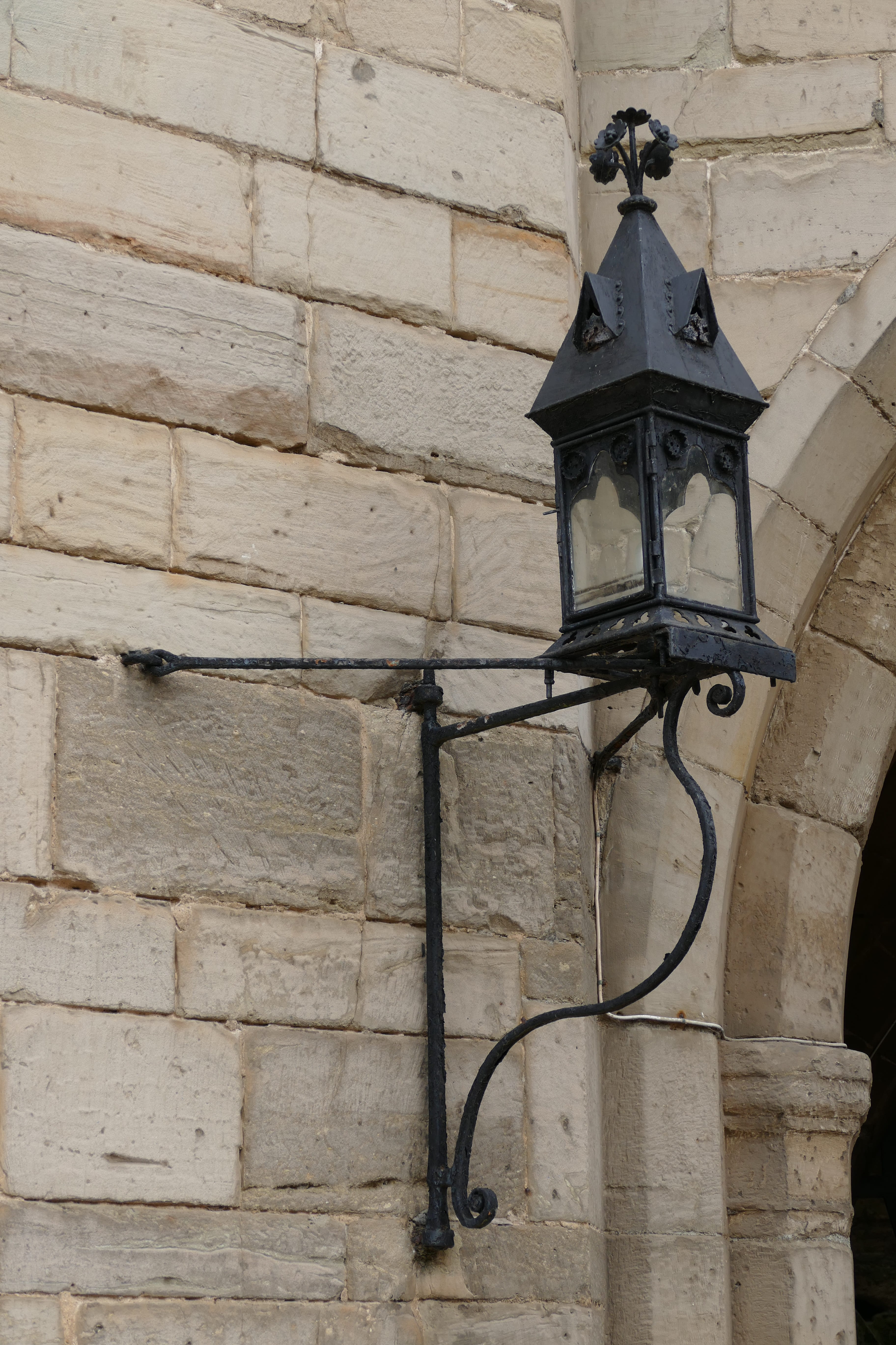 building, day, street, architecture, ancient, low angle view, electric lamp, illumination, Old, built structure, black, style, electricity, antique, Vintage, Phone HD Wallpaper