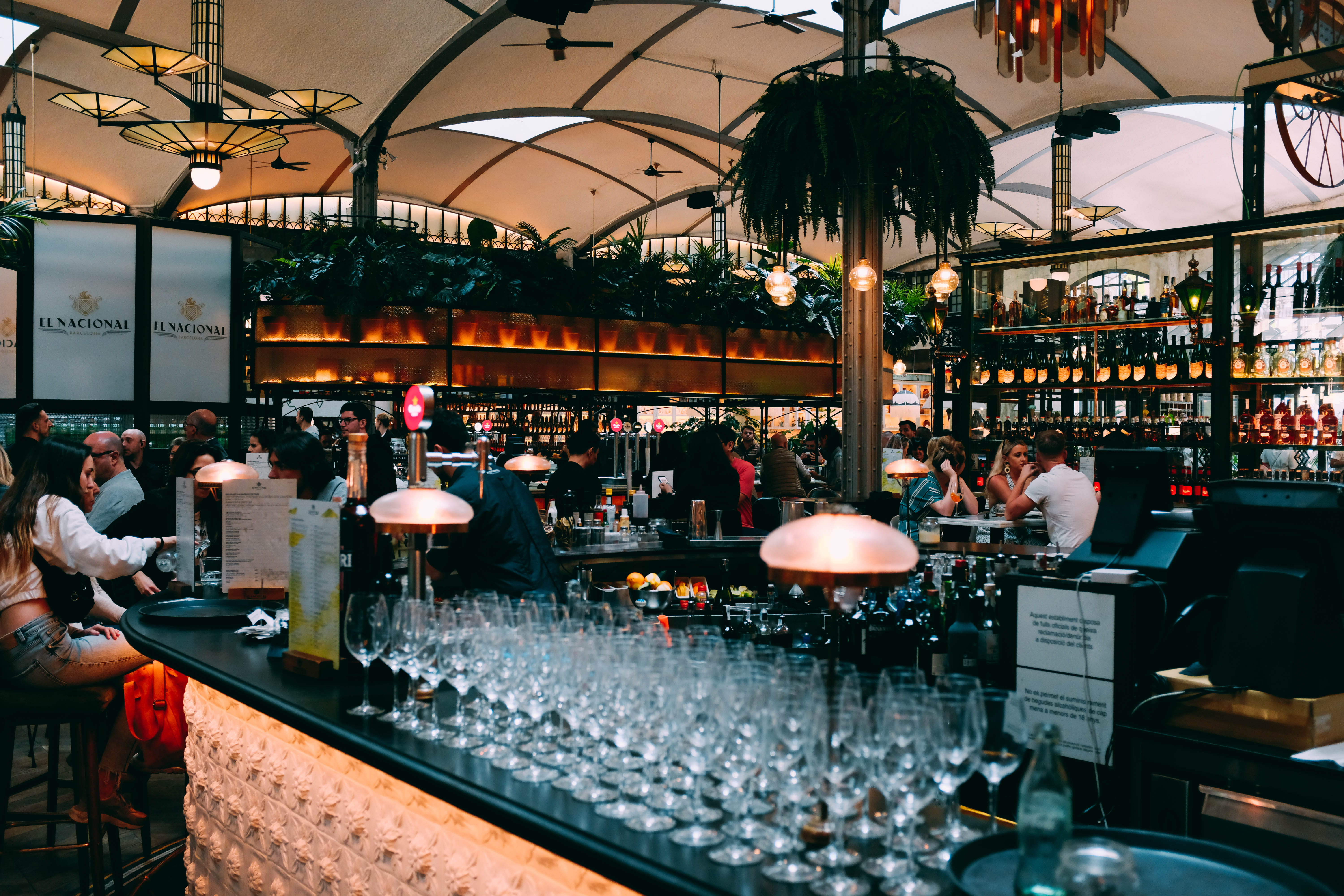 real people, 5K, seat, drink, lighting, shop, deli, pub, refreshment, food and drink, table, beverage, human, food court, lobby, men, bar - drink establishment, HD Wallpaper