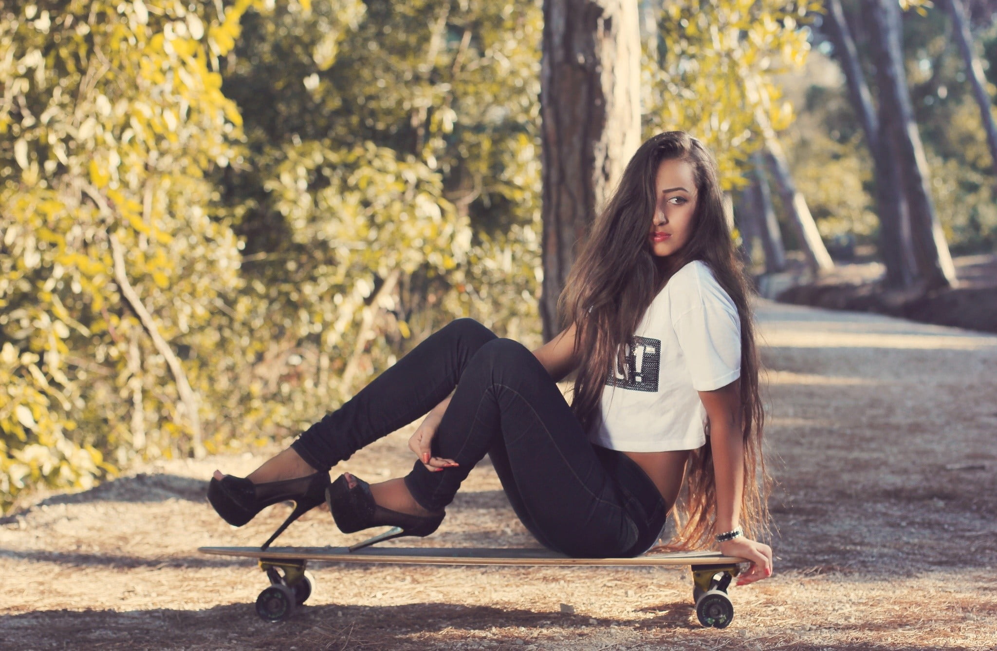 day, heels, one person, tree, young women, young adult, focus on foreground, fashion, long hair, real people, model, brunette, hairstyle, beauty, plant, HD Wallpaper