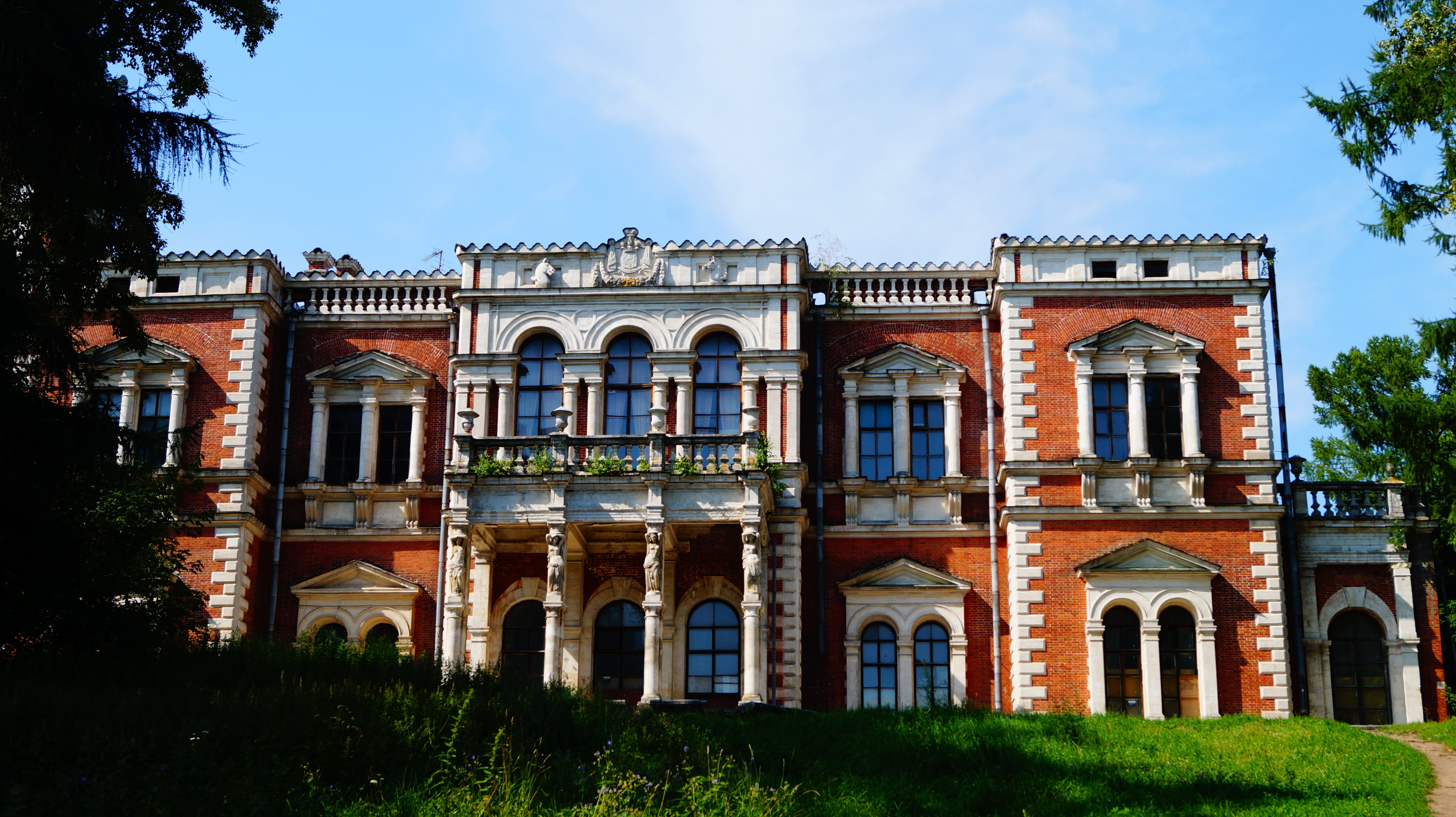 day, sunlight, 5K, outdoors, building, plant, city, architecture, the architect bazhenov in, sky, moscow region, summer, august, building exterior, the past, HD Wallpaper
