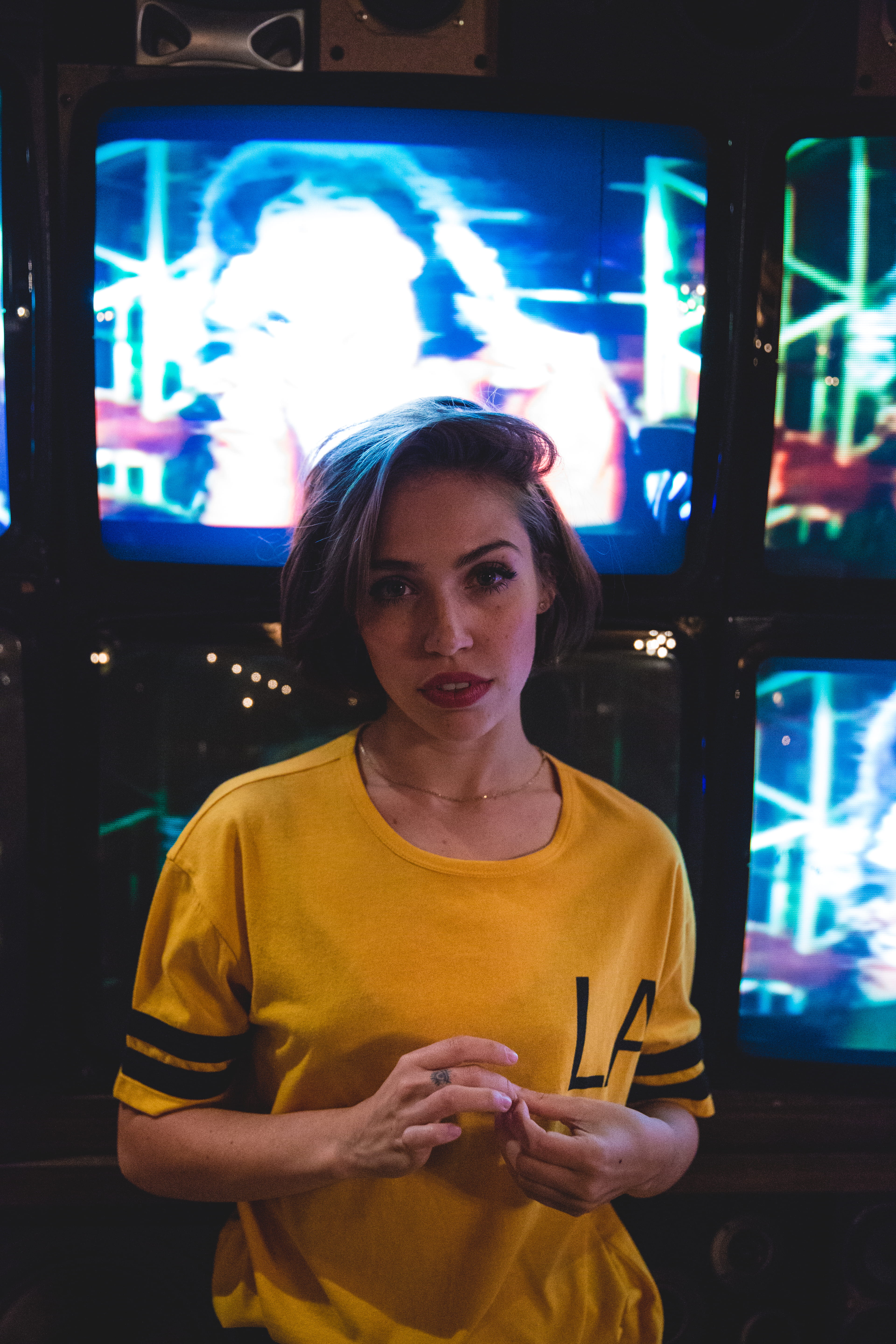 line hotel, fashion, night, casual clothing, indoors, vintage, arcade, women, adult, forever21, nightlife, urban, 5K, front view, portrait, leisure activity, Phone HD Wallpaper