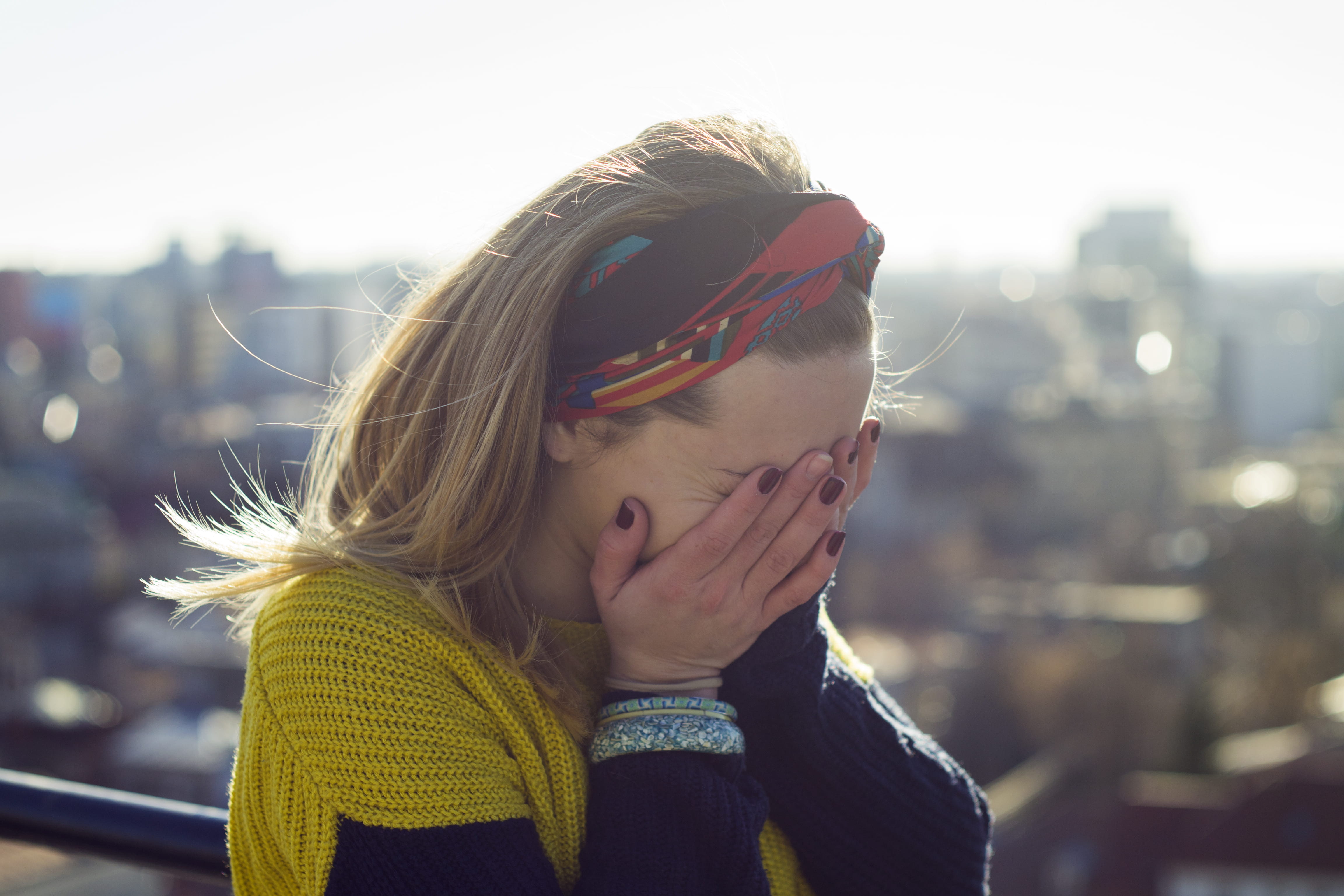 city, innocence, leisure activity, lifestyles, portrait, emotion, roof, laugh, glasses, child, sunlight, indie, contemplation, day, hairstyle, one person, HD Wallpaper