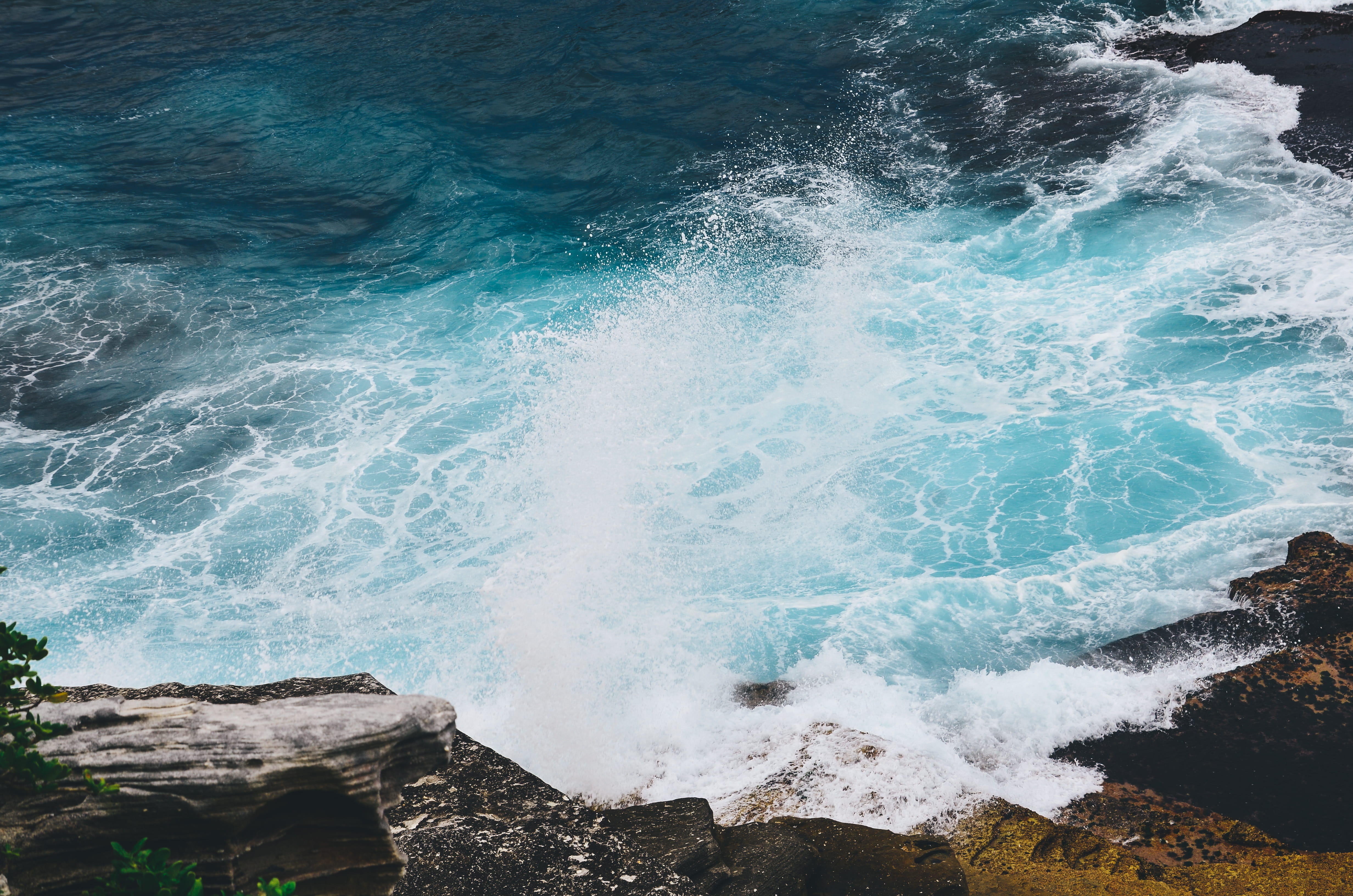 motion, splashing, flowing water, power in nature, sea, nature, splash, rock - object, crash, scenics - nature, solid, landscape, background, waves, hitting, HD Wallpaper