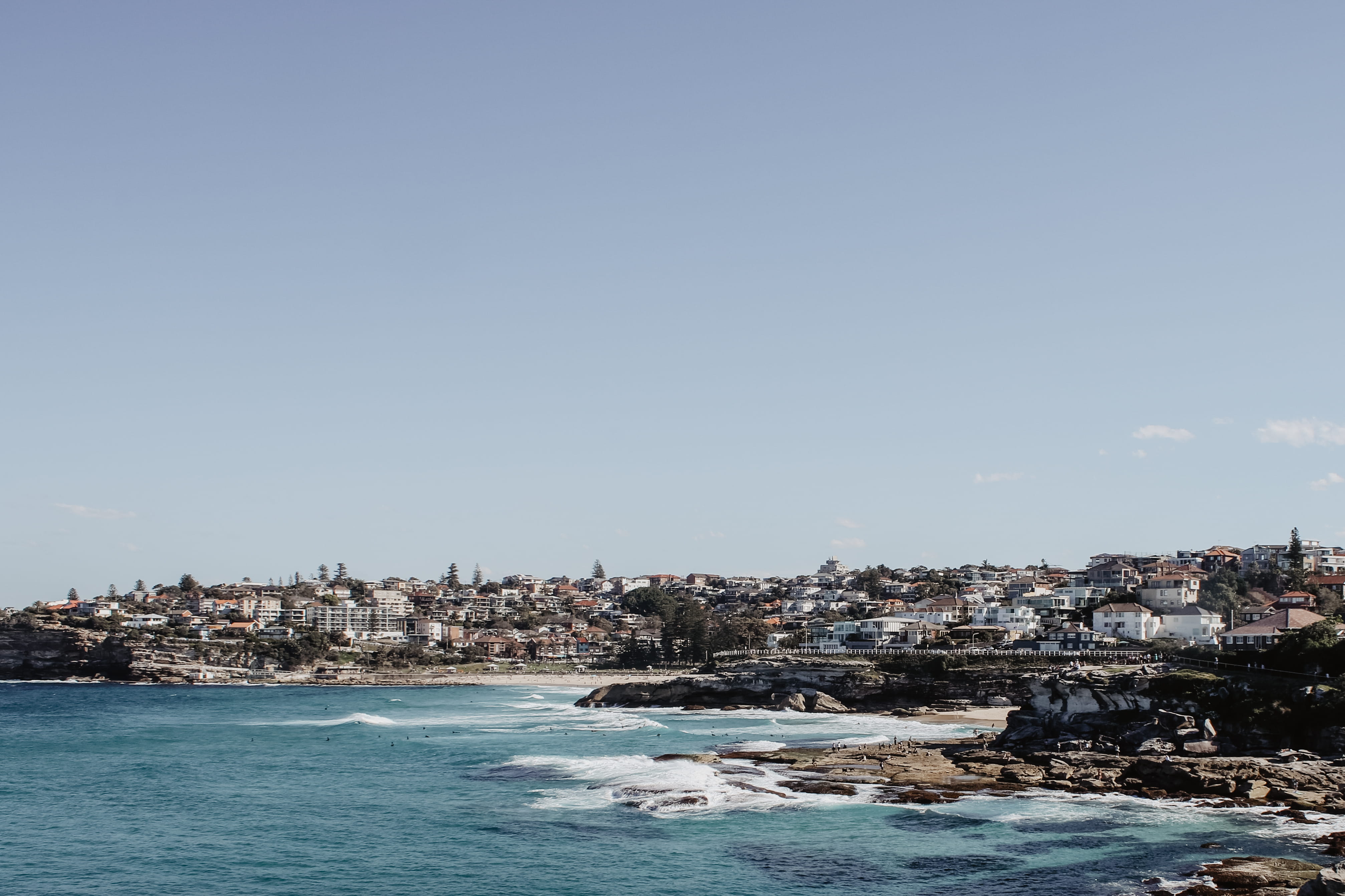 water, waterfront, beauty in nature, city, building, day, copy space, bondi, no people, blue, ocean, building exterior, 4K, beach, nature, australia, cityscape, HD Wallpaper