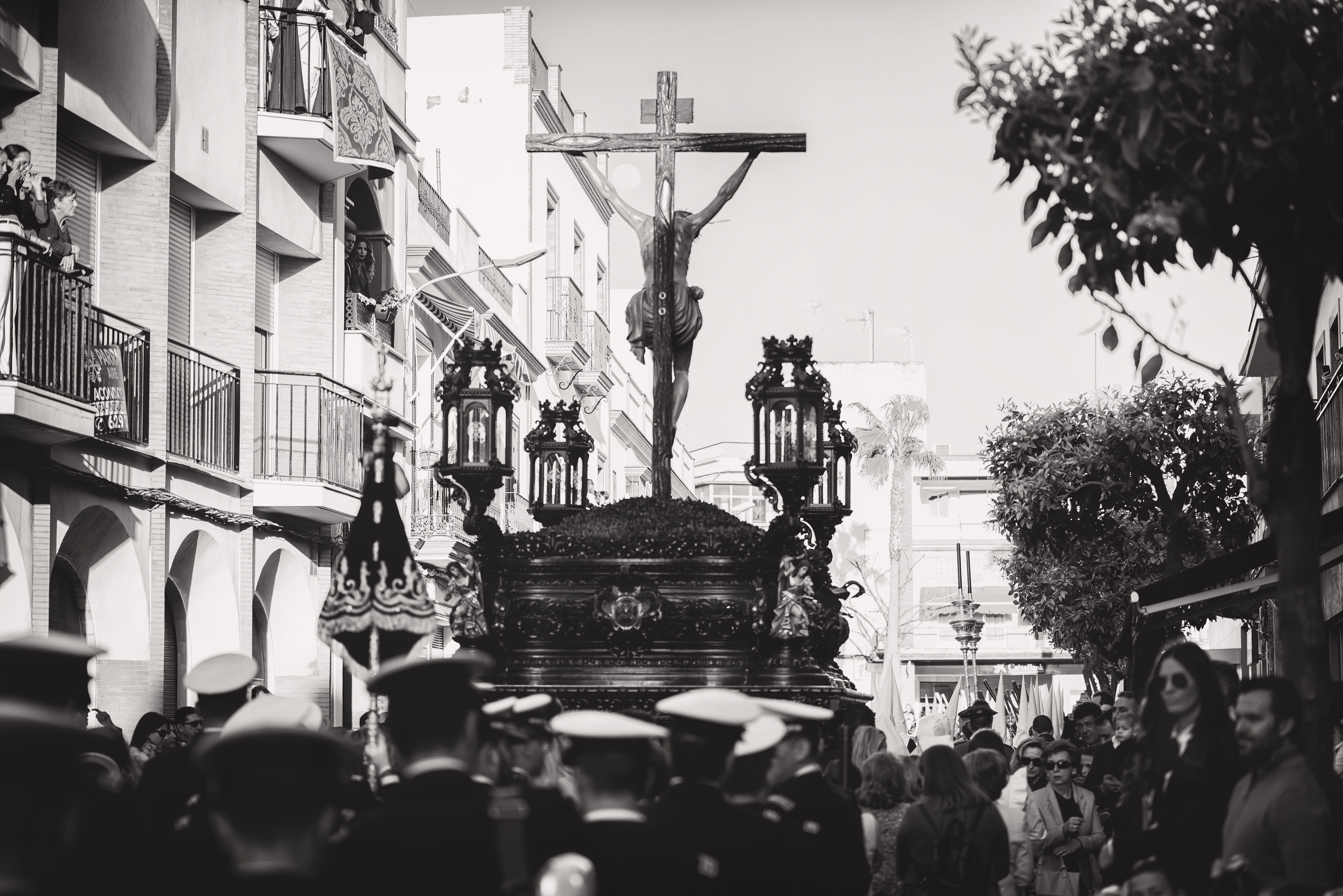 city, crowd, women, crucifix, carrying, large group of people, building exterior, black and white, parade, building, group, street, belief, real people, HD Wallpaper