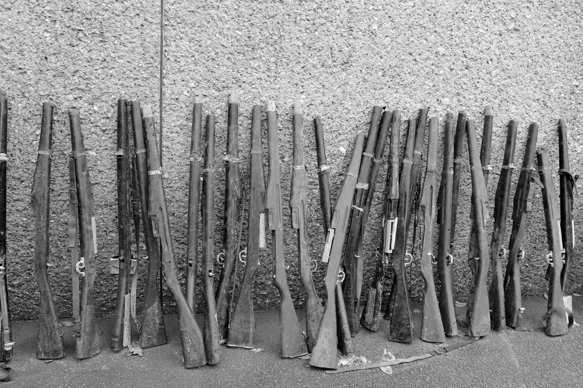 nature, no people, metal, day, military, war, wood - material, concrete, architecture, in a row, 1080P, built structure, large group of objects, handgun, HD Wallpaper