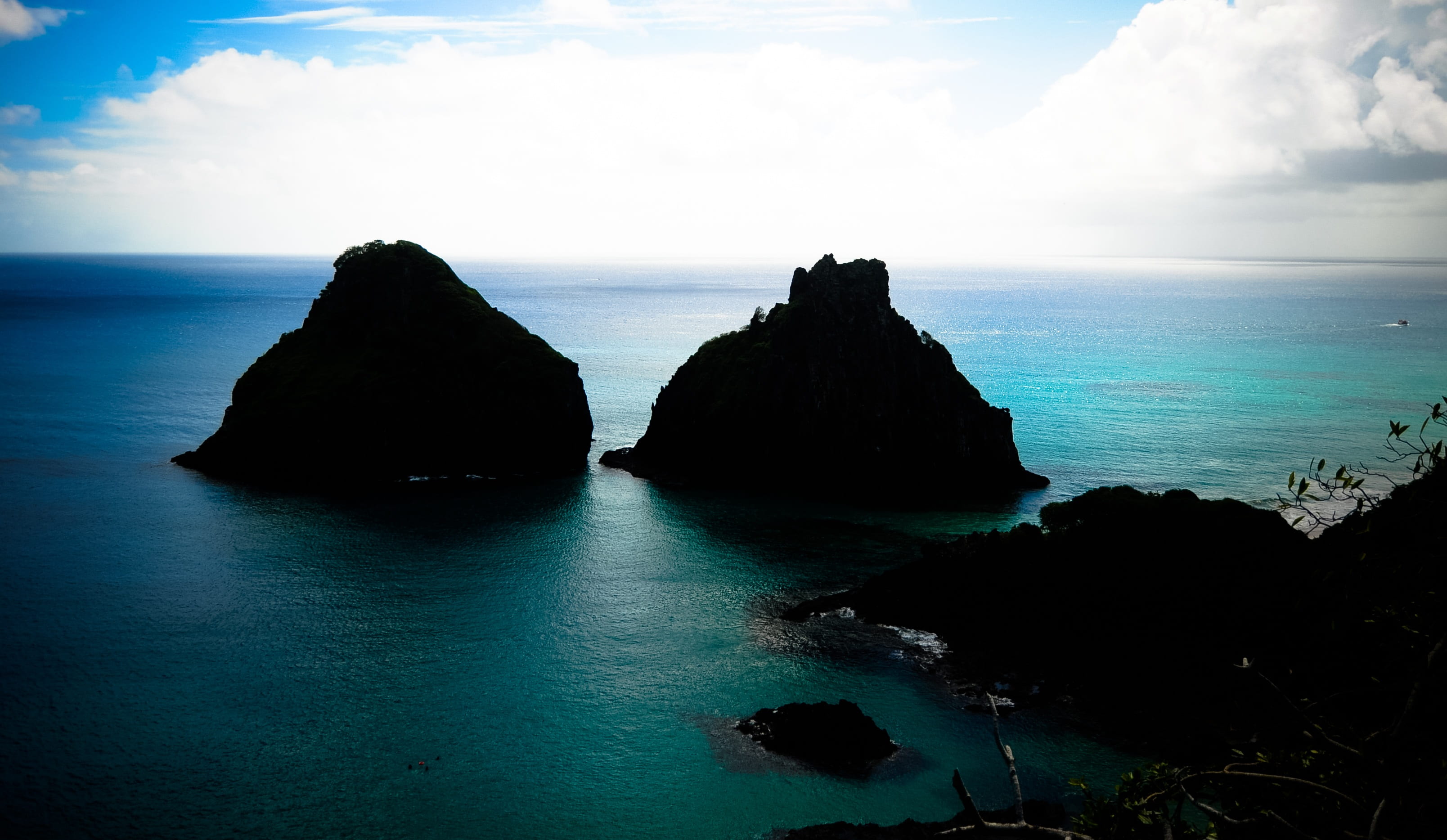 rock - object, rock, island, sea, landscape, nature, no people, horizon, 2K, sky, mar, noronha, of, cloud - sky, beauty in nature, tranquil scene, idyllic, HD Wallpaper