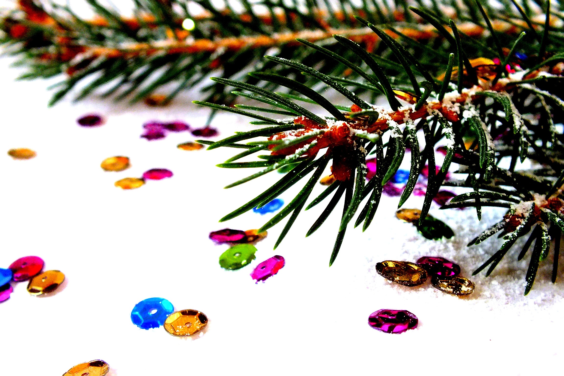tree, beauty in nature, branch, custom, snow, 1080P, close-up, cold temperature, snowflake, ornaments, spruce, decoration, celebration, christmas tree, HD Wallpaper