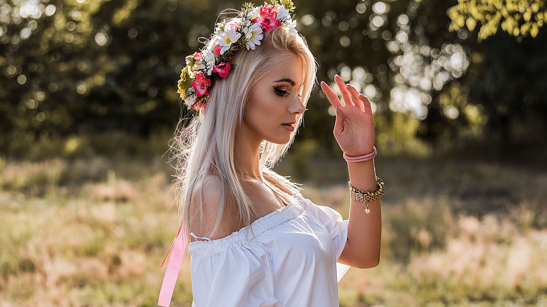 nature, 720P, hair, fashion, hairstyle, beautiful woman, plant, beautiful people, adult, flower, long hair, women, crown, outdoors, flowers, young women, HD Wallpaper