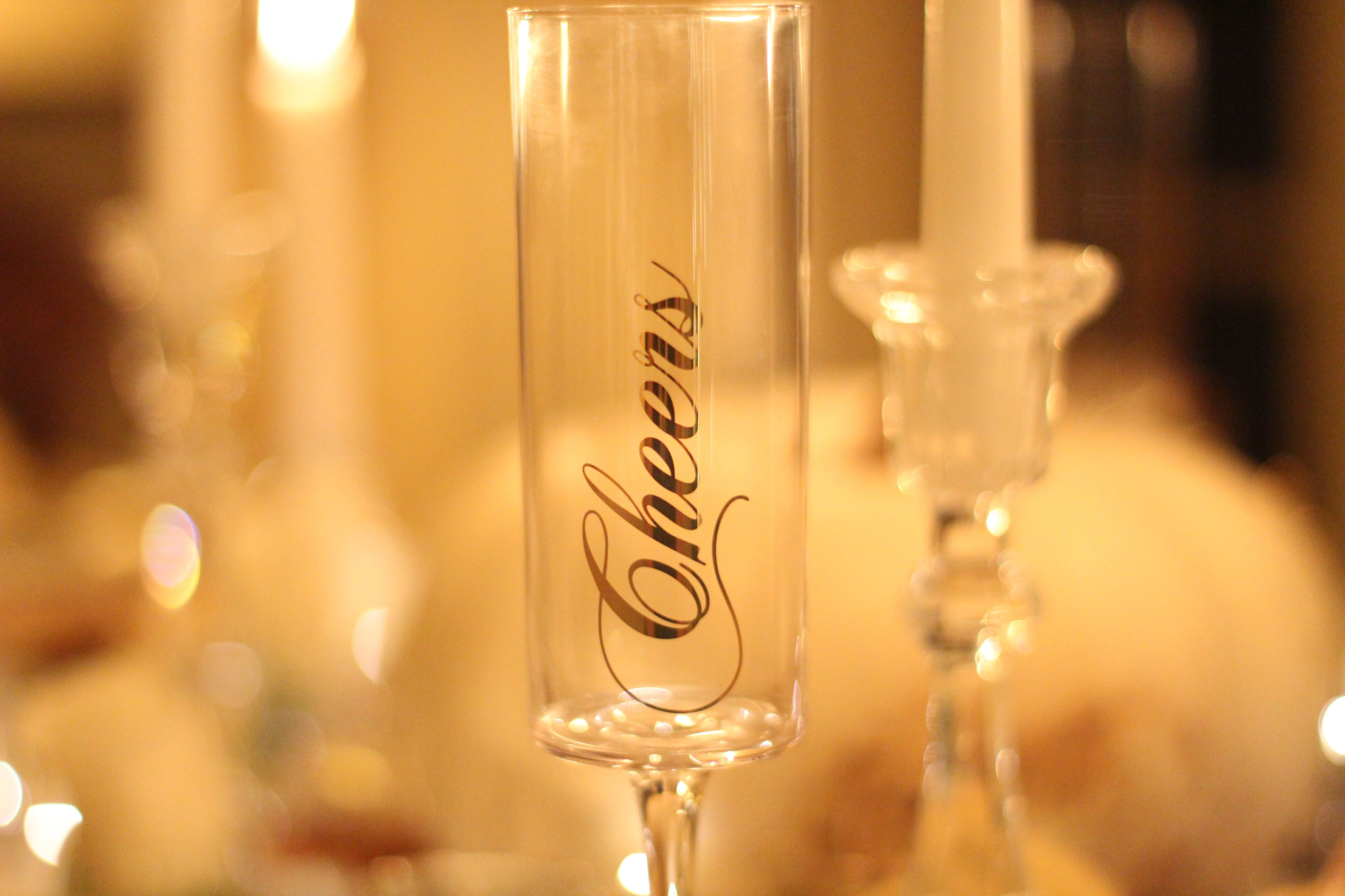 table setting, refreshment, selective focus, champagne, business, gold, holiday, clear, cheers, party, champagne glass, festive, alcohol, 5K, place setting, HD Wallpaper