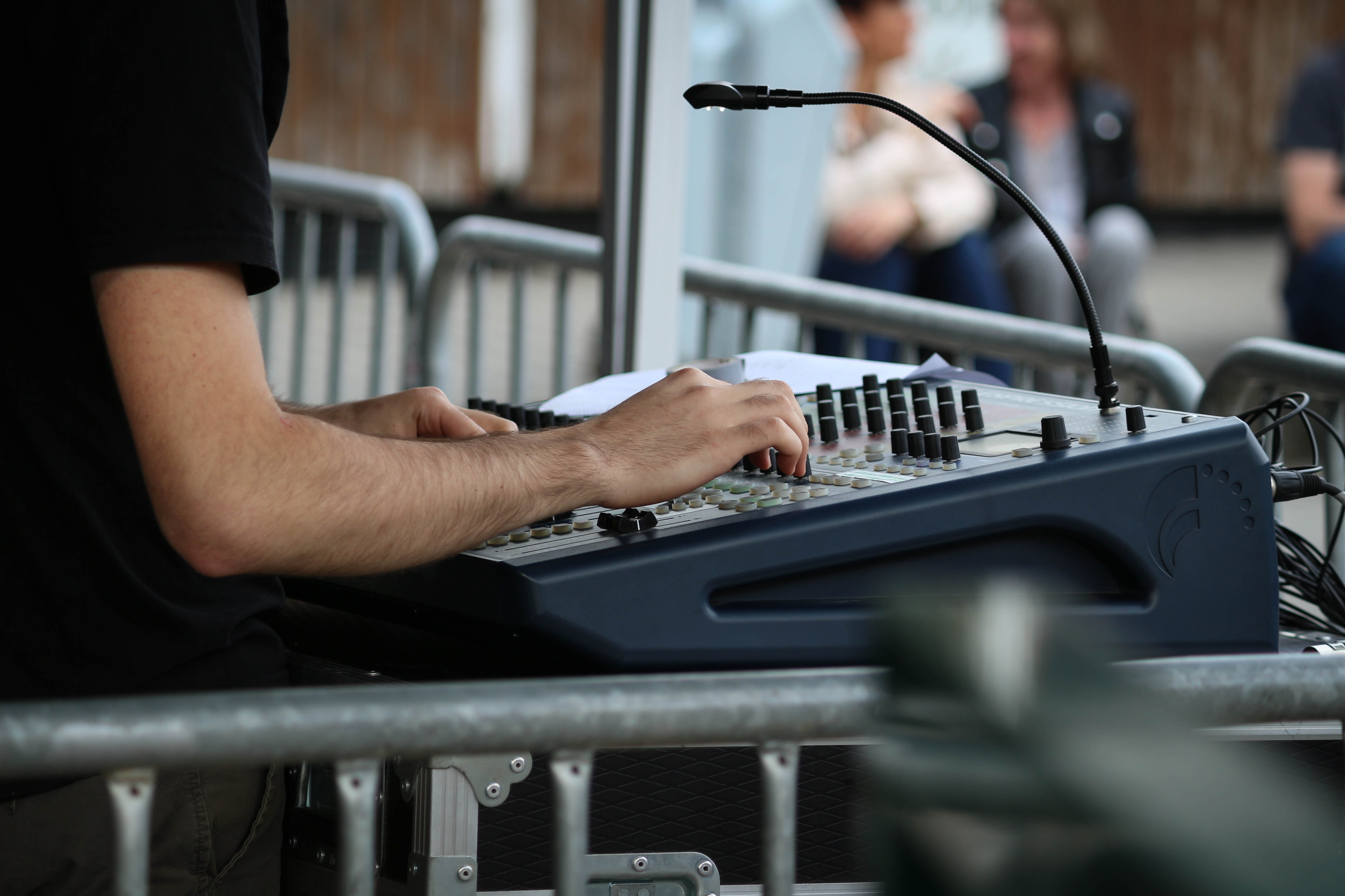 men, urban, real people, human hand, one person, liège, leisure activity, concert, focus, hands, belgium, lifestyles, adult, technology, hand, selective focus, HD Wallpaper