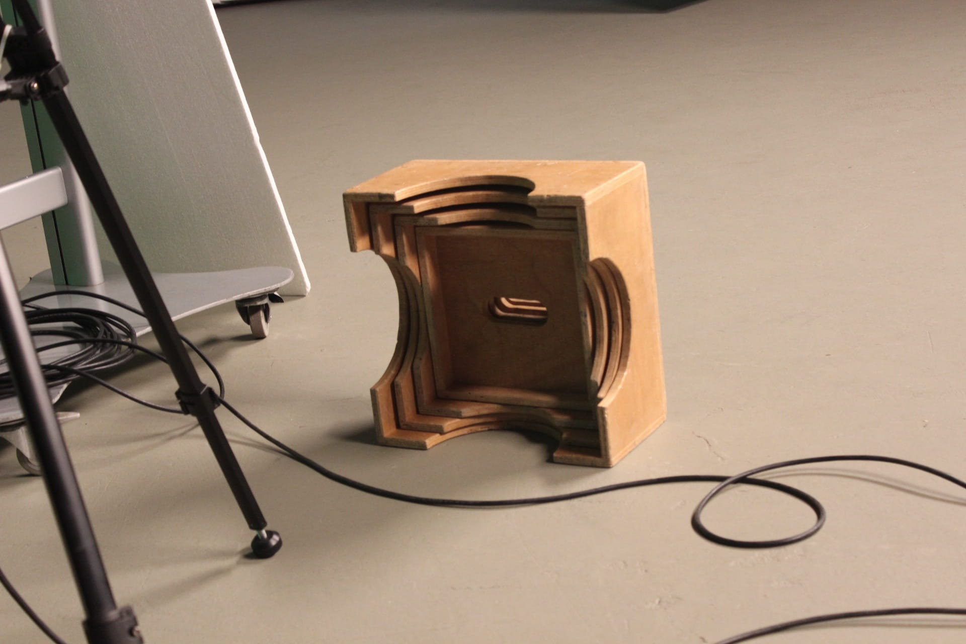 absence, flooring, no people, 1080P, cable, table, recording, furniture, music, wood, backstage, connection, still life, chair, empty, indoors, business, HD Wallpaper