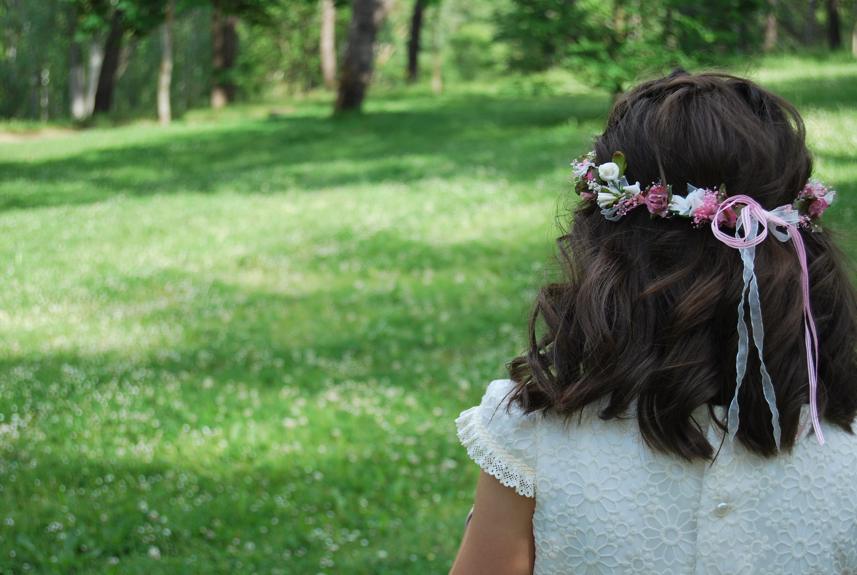 trees, lifestyles, hair, women, looking, outdoors, communion, romantico, towards, 2K, garden, day, rear view, pink, land, brown hair, flowering plant, HD Wallpaper