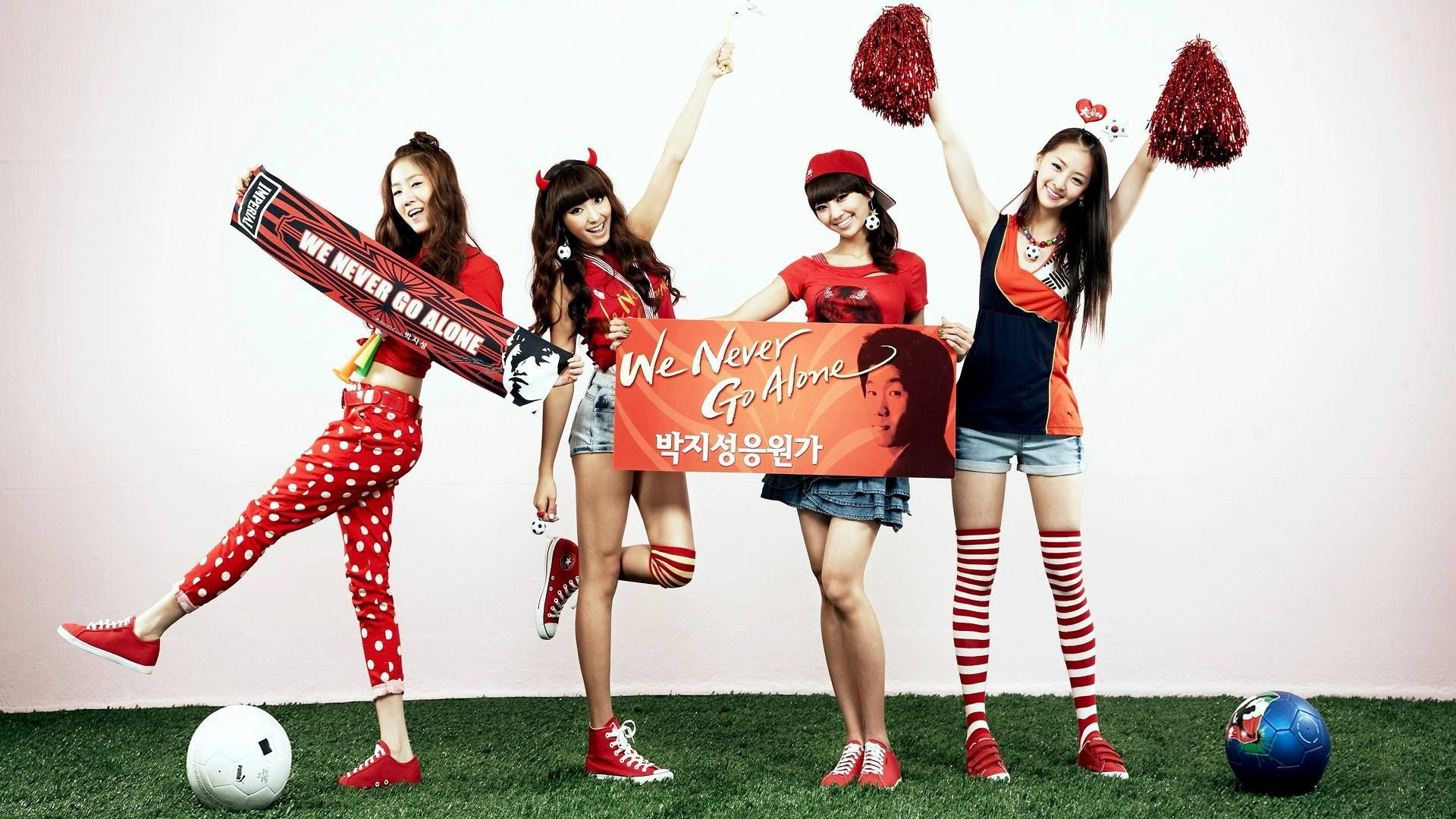 photo, happiness, looking at camera, sistar, balloon, group of people, beautiful woman, singer, korean, 1080P, women, friendship, tarpaulin, celebration, HD Wallpaper