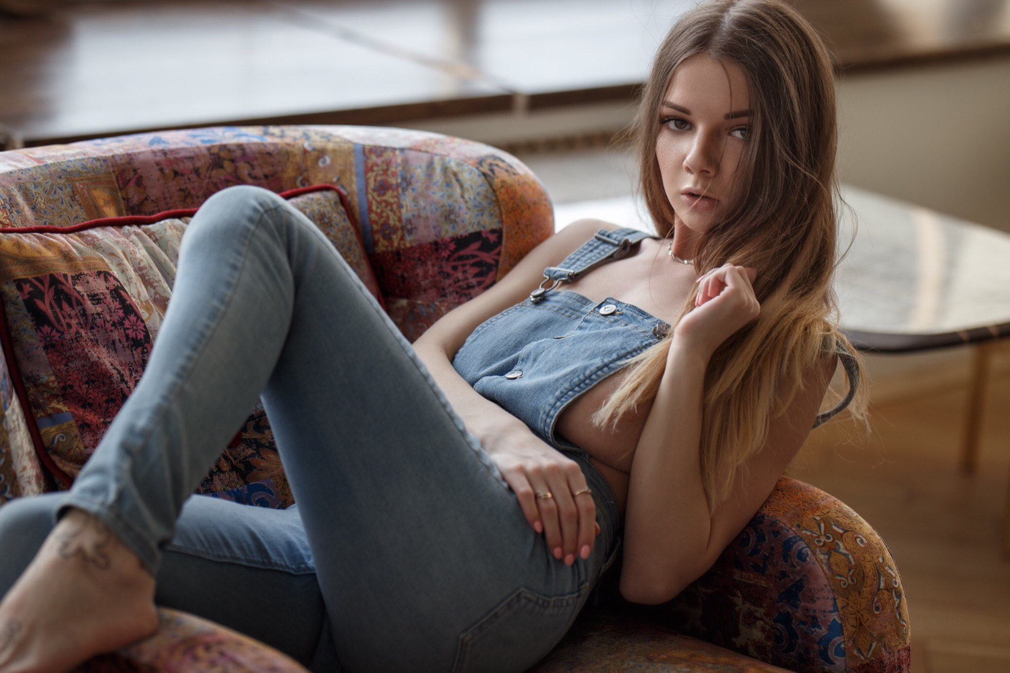 Venus Gudkov, sponge, 1080P, Andrey Zhukov, jeans, legs, Venera Gudkova, chest, HD Wallpaper