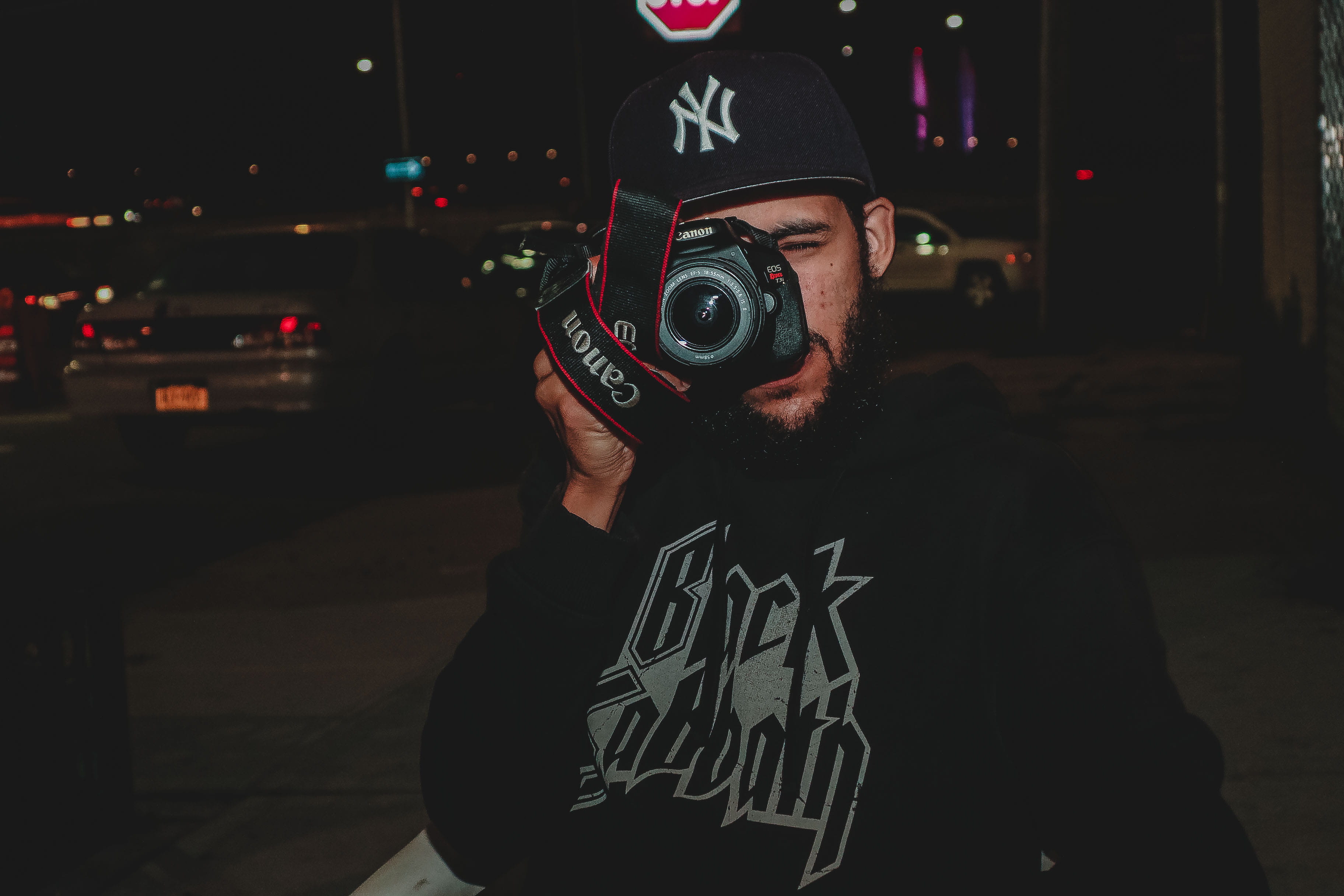 lifestyles, canon, dark, technology, taking, baseball cap, camera - photographic equipment, young adult, photography themes, one person, real people, taking photo, HD Wallpaper