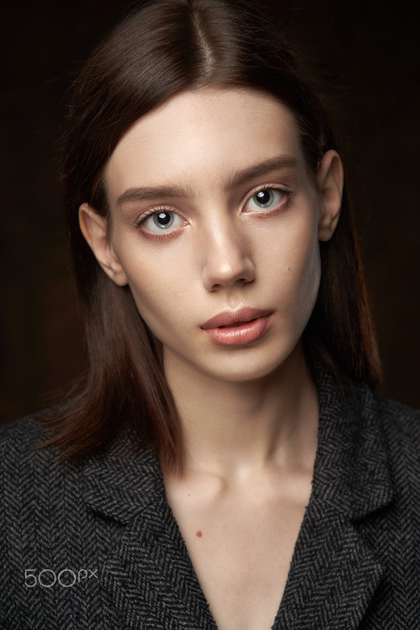 lipstick, 1080P, coats, makeup, Alexander Vinogradov, blue eyes, straight hair, shoulder length hair, simple background, looking at viewer, portrait, women, Phone HD Wallpaper