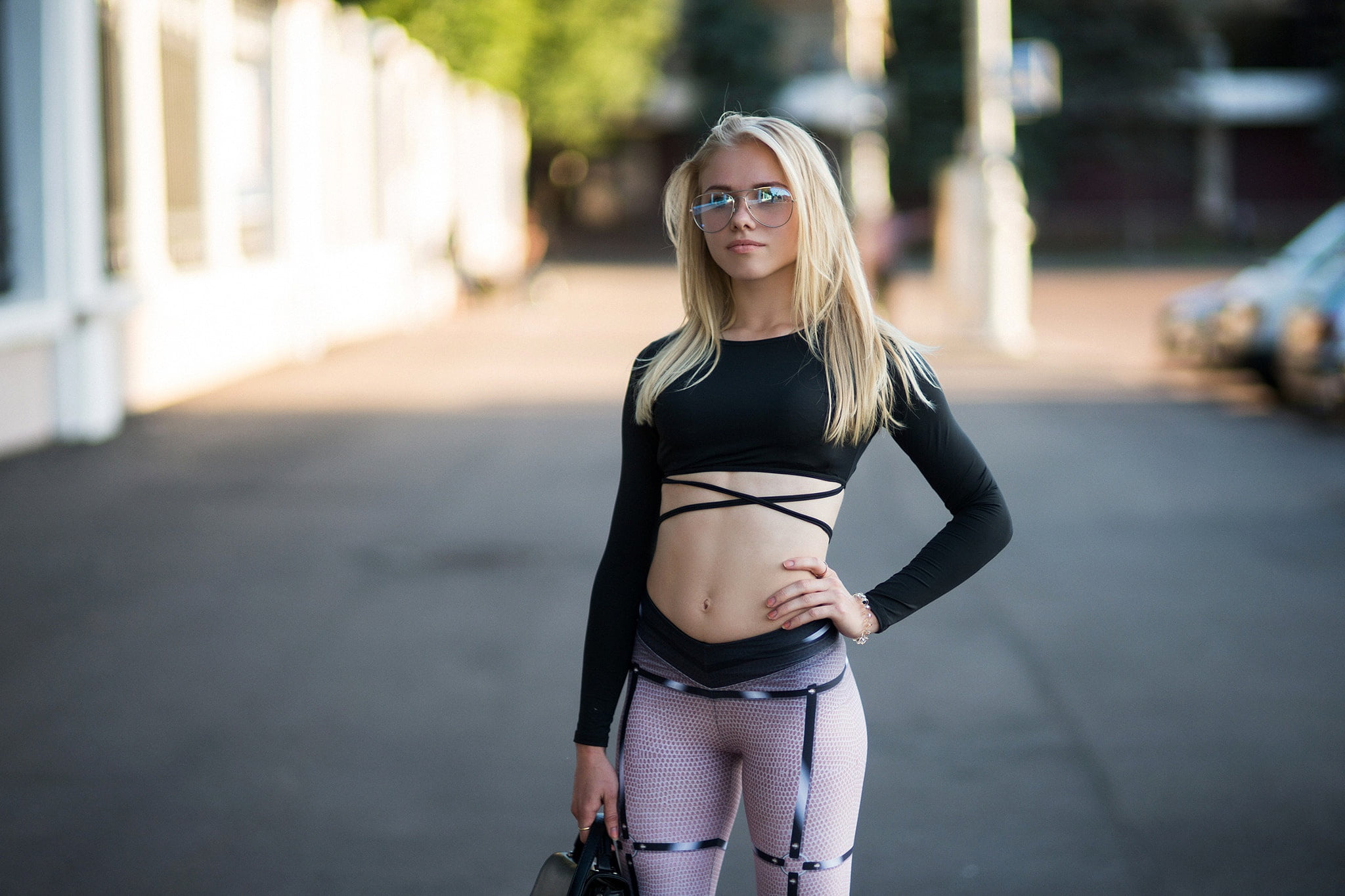 the sun, Eugeni Kireikin, figure, sexy, street, slim, blonde, topic, bokeh, leggings, straps, bag, 1080P, model, Eugene Kurakin, makeup, glasses, tummy, HD Wallpaper