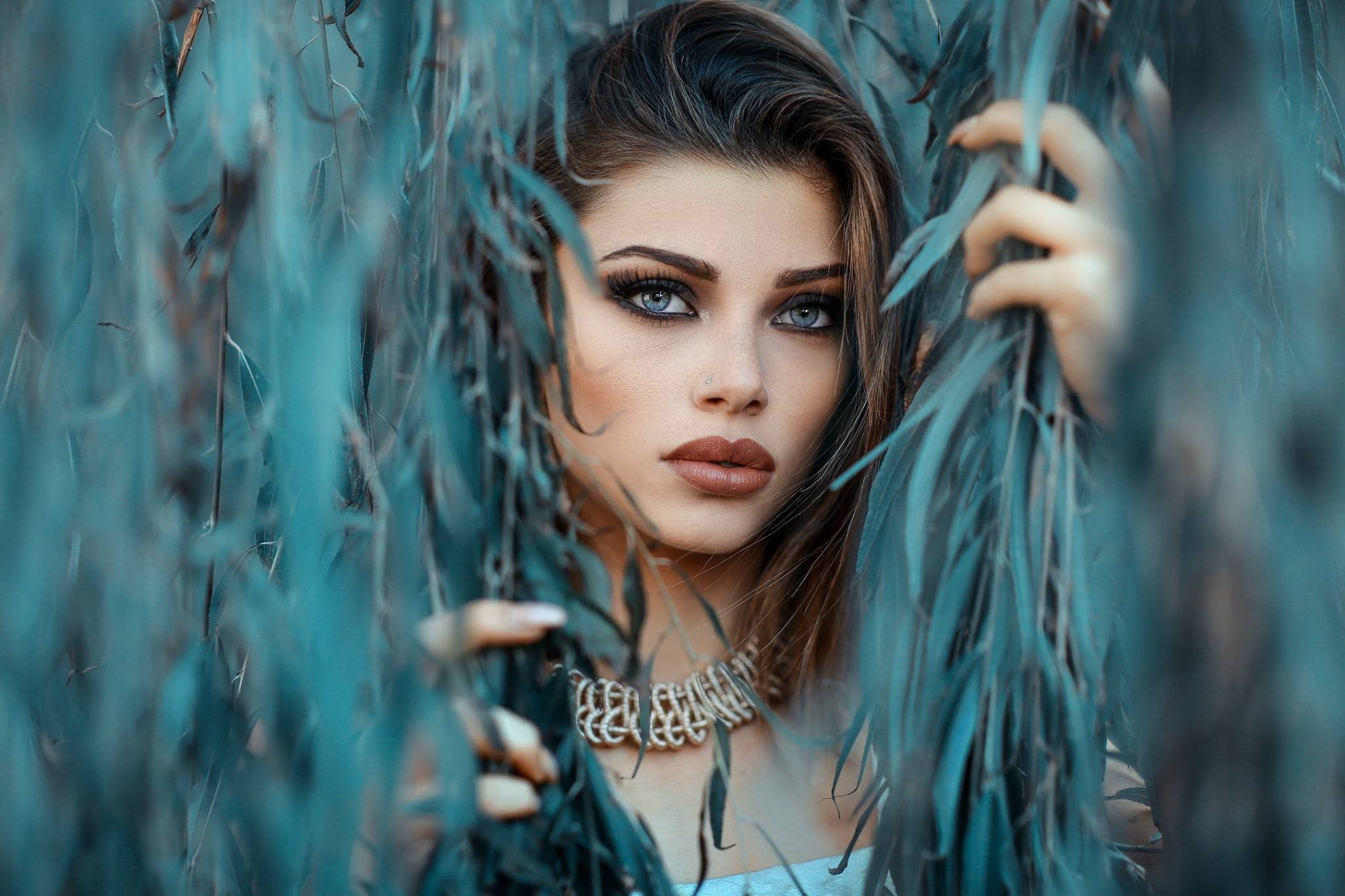 Alessandro Di Cicco, branches, look, makeup, hands, 1080P, Jessica Napolitano, face, HD Wallpaper