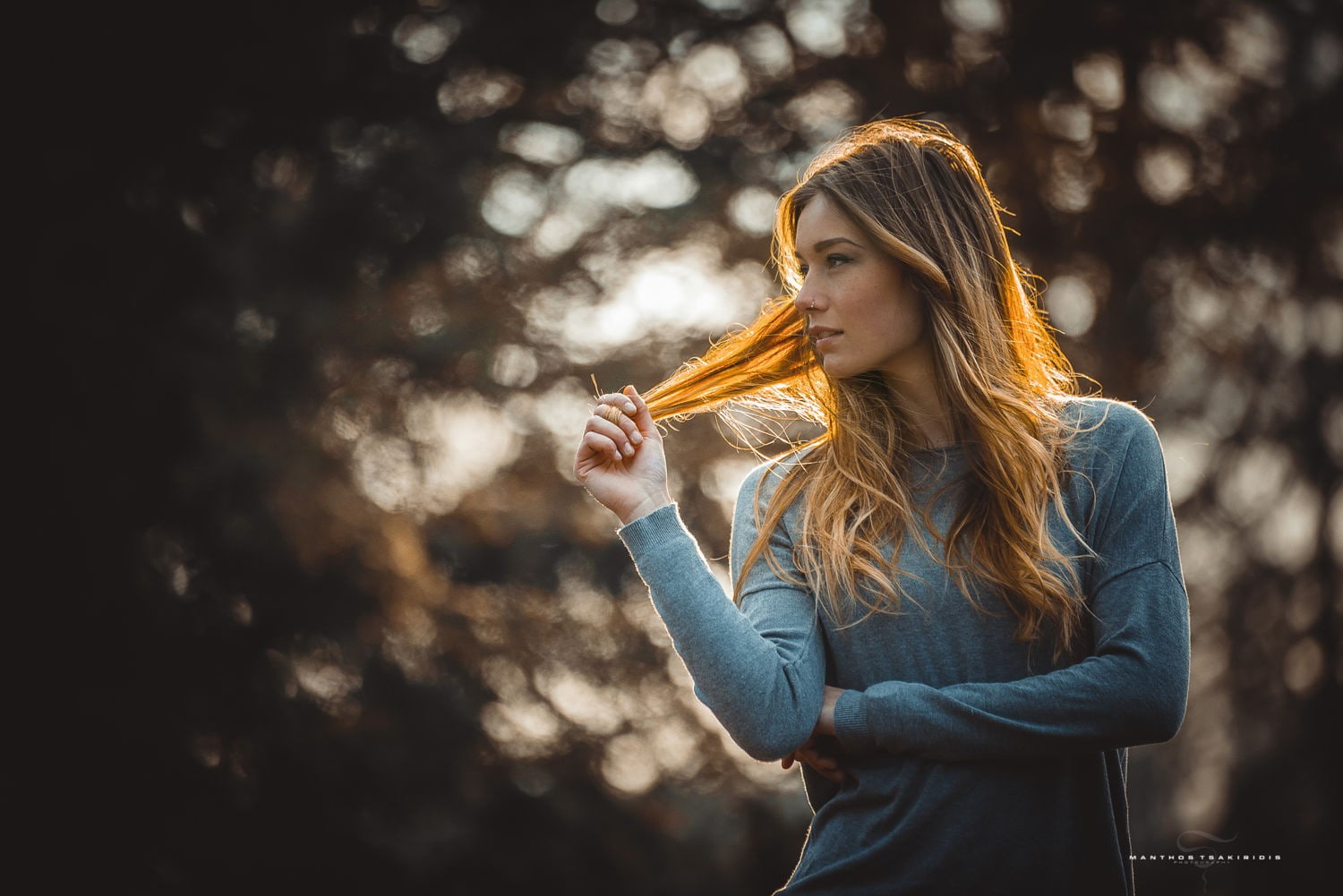 women, brunette, T-shirt, looking away, photography, sunlight, 720P, model, bokeh, blonde, Manthos Tsakiridis, HD Wallpaper