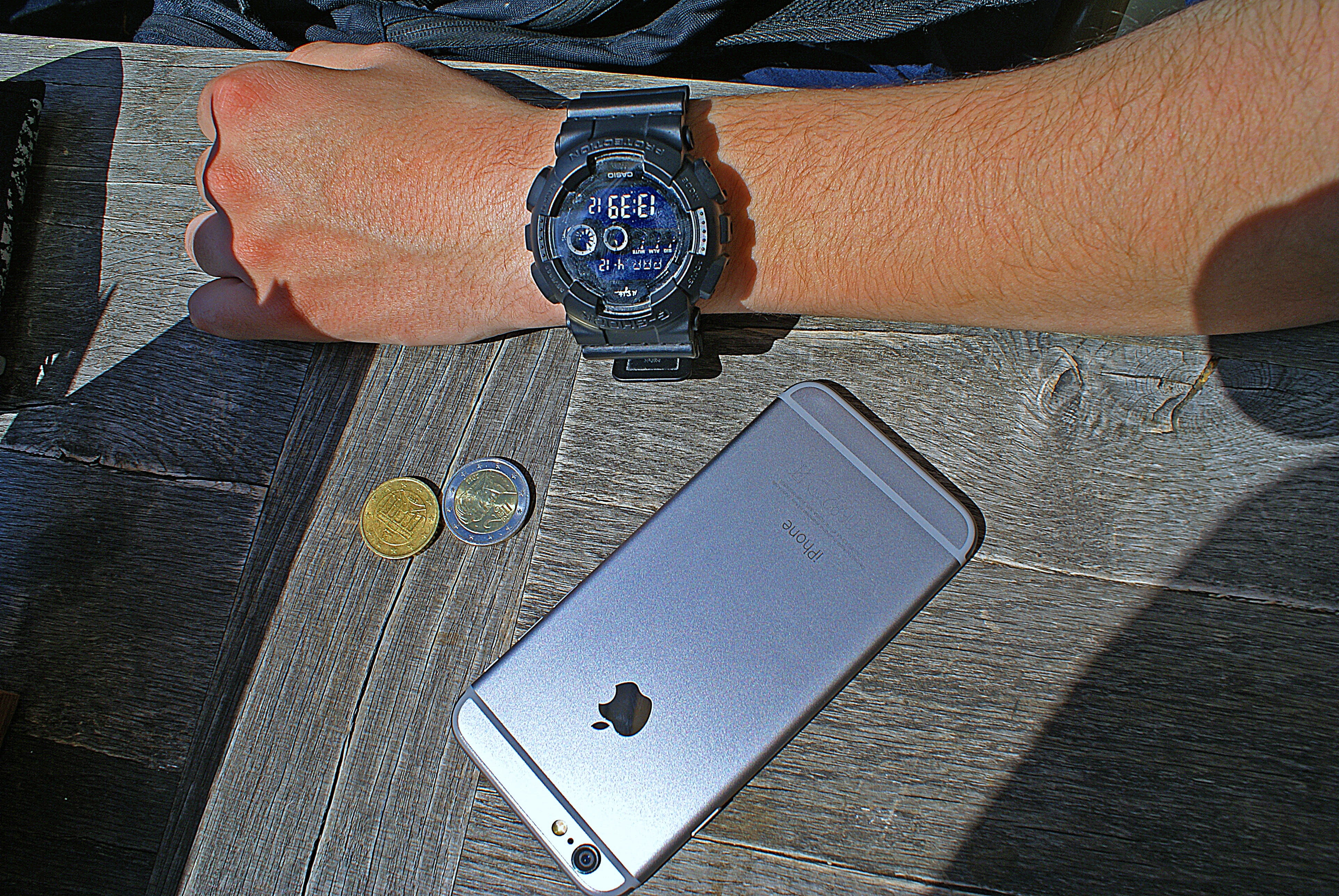 means of payment, the device, dime, Watch, technology, currency, computer, Hand, table, rest, safe, human hand, body part, human limb, Forearm, human foot, HD Wallpaper