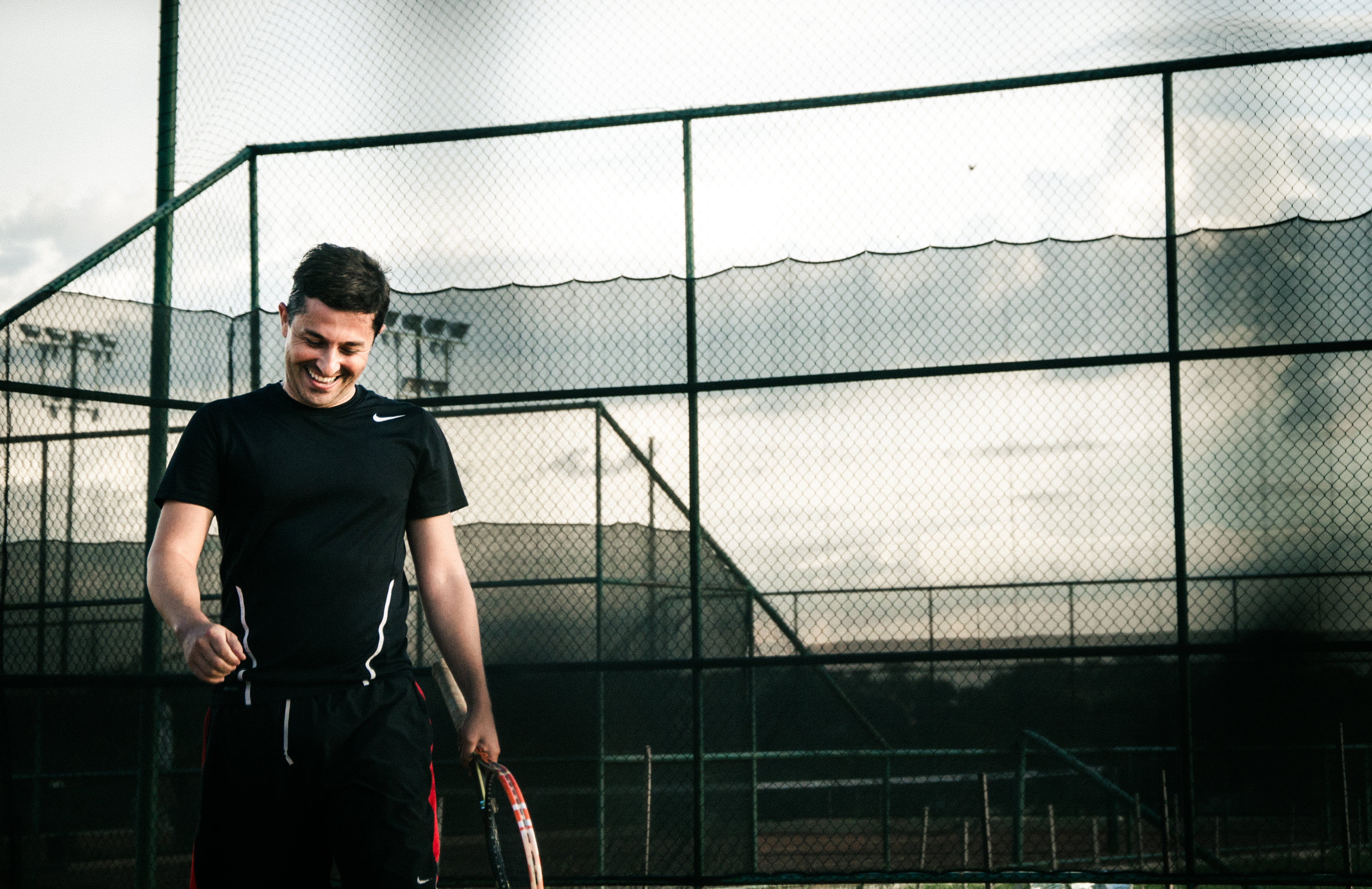 people, 4K, racket, looking, only men, architecture, smile, tennis, nature, field, one man only, three quarter length, guy, happy, day, sport, lifestyles, HD Wallpaper