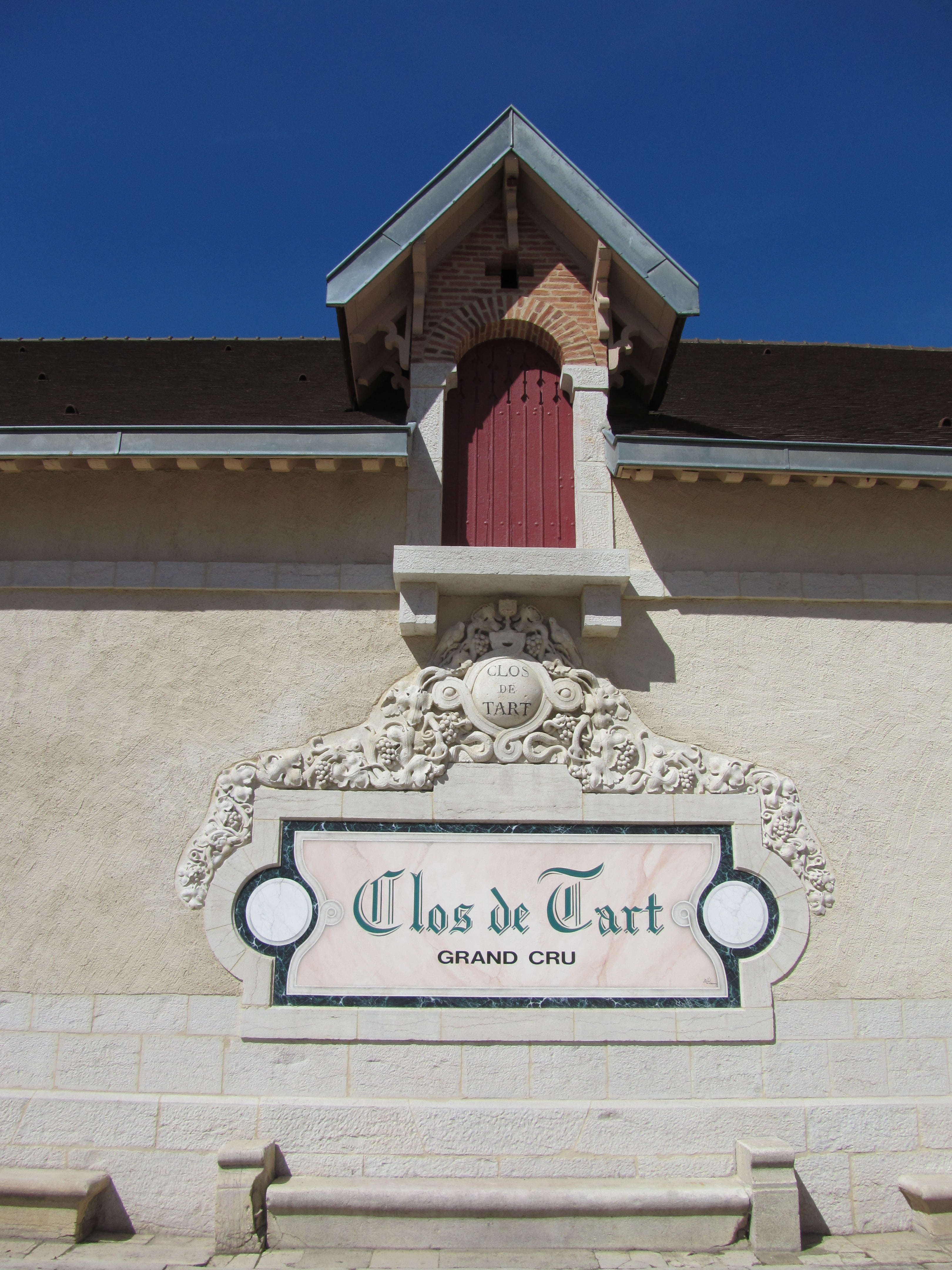 built structure, western script, dijon, non-western script, low angle view, day, script, architecture, text, roof, information, plate, clear sky, 4K, outdoors, Phone HD Wallpaper