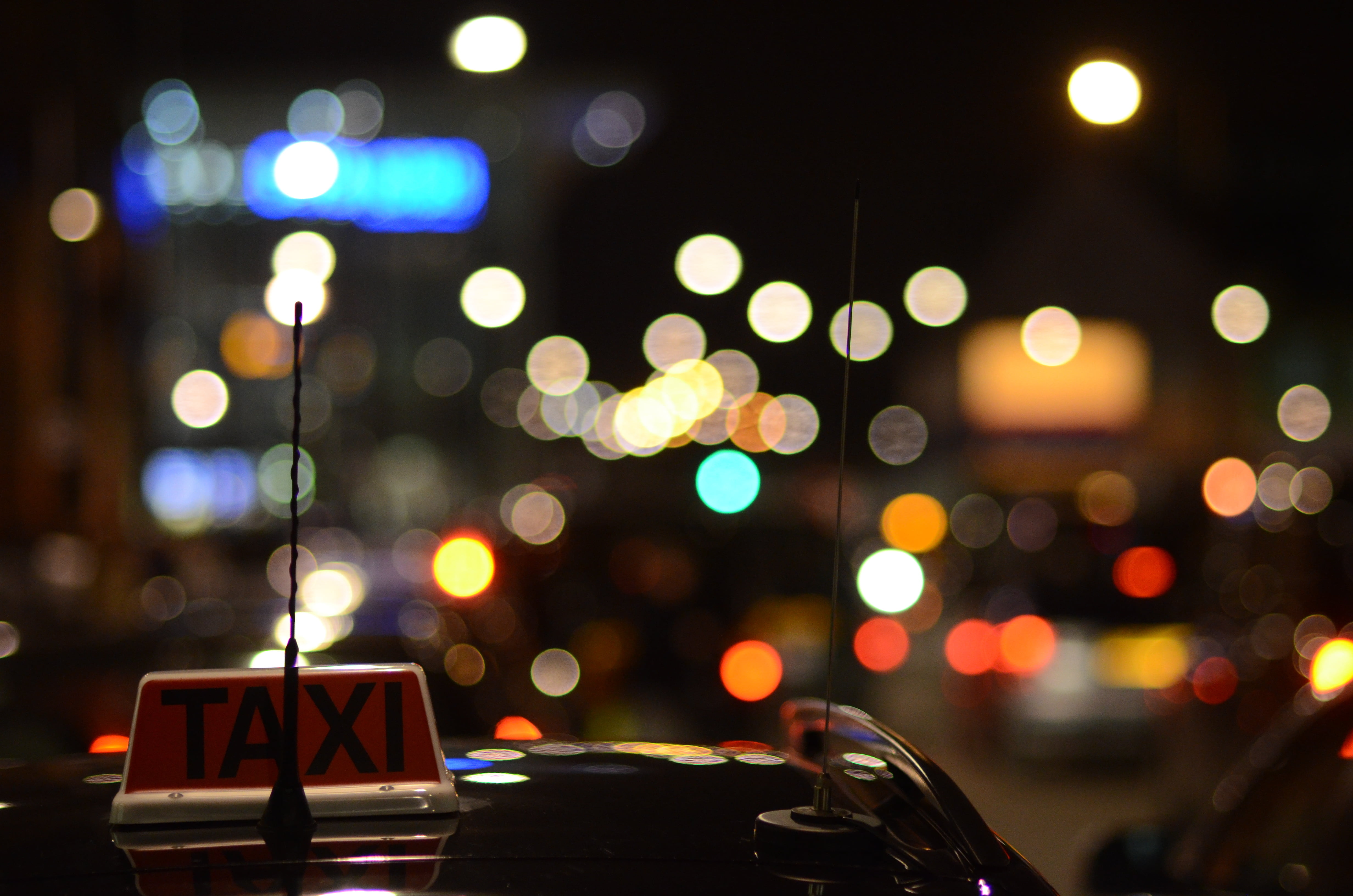city life, the evening, focus on foreground, outdoors, communication, yellow numbers, yellow, lights, land vehicle, light - natural phenomenon, car, transportation, HD Wallpaper