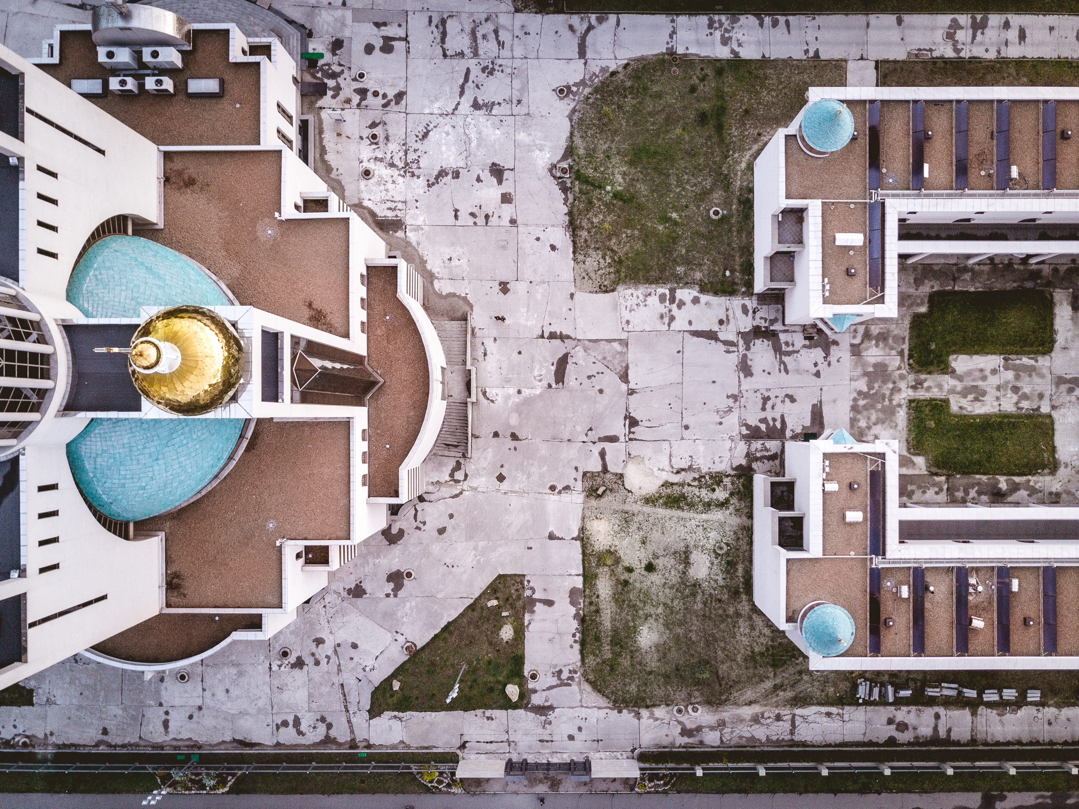 nature, no people, building exterior, brown, church, architecture, 2K, gold, photo, dji, backgrounds, drone, weathered, dome, residential district, building, HD Wallpaper