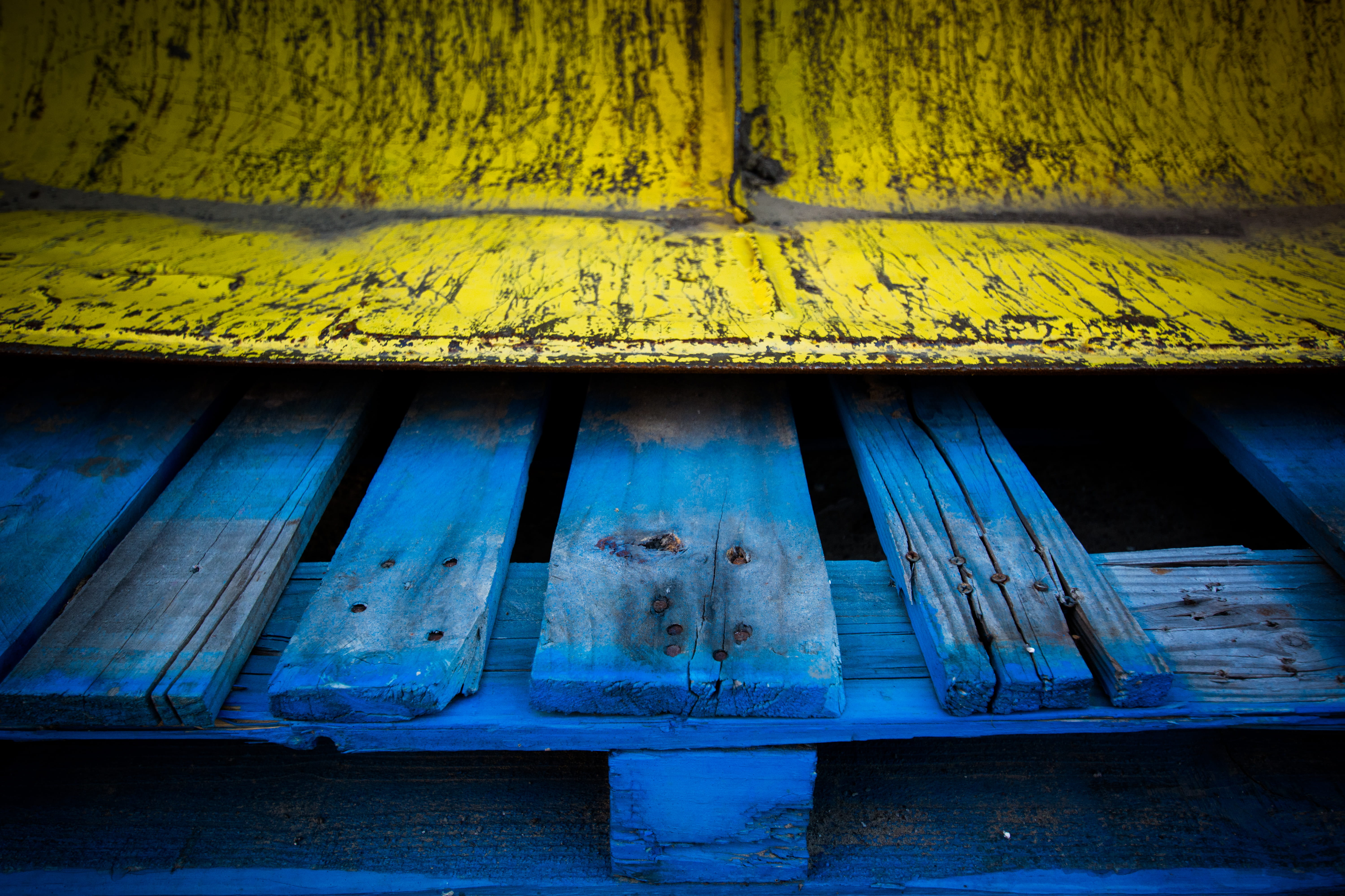 old, bench, truck, industry, textured, paint, water, shovel, 5K, outdoors, wood, dump truck, park bench, day, seat, park, sunset, contrast, yellow, absence, HD Wallpaper