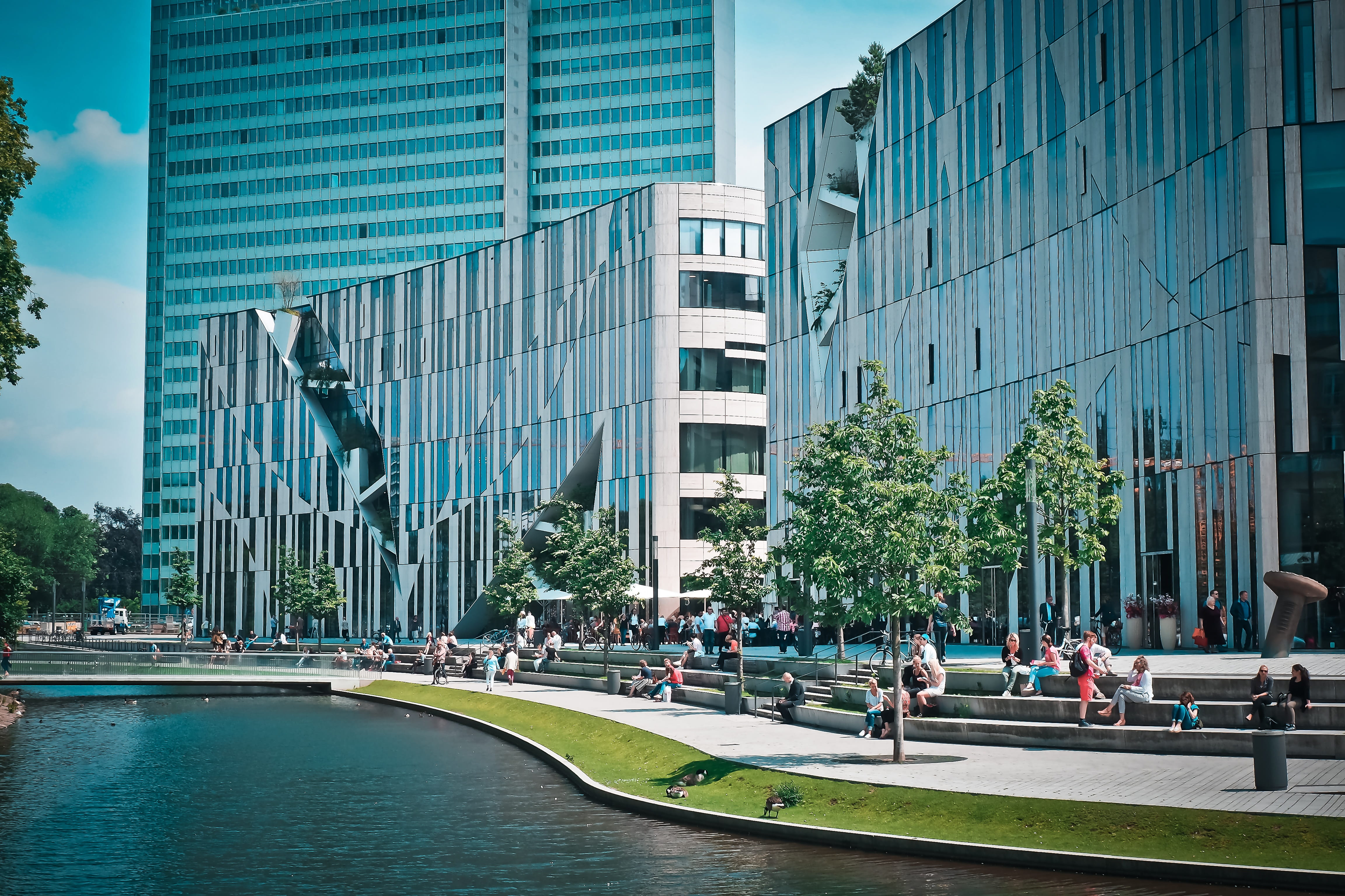 office building exterior, incidental people, Building, abstract, break, kö bow, built Structure, düsseldorf, Architecture, group of people, concrete, glass, HD Wallpaper