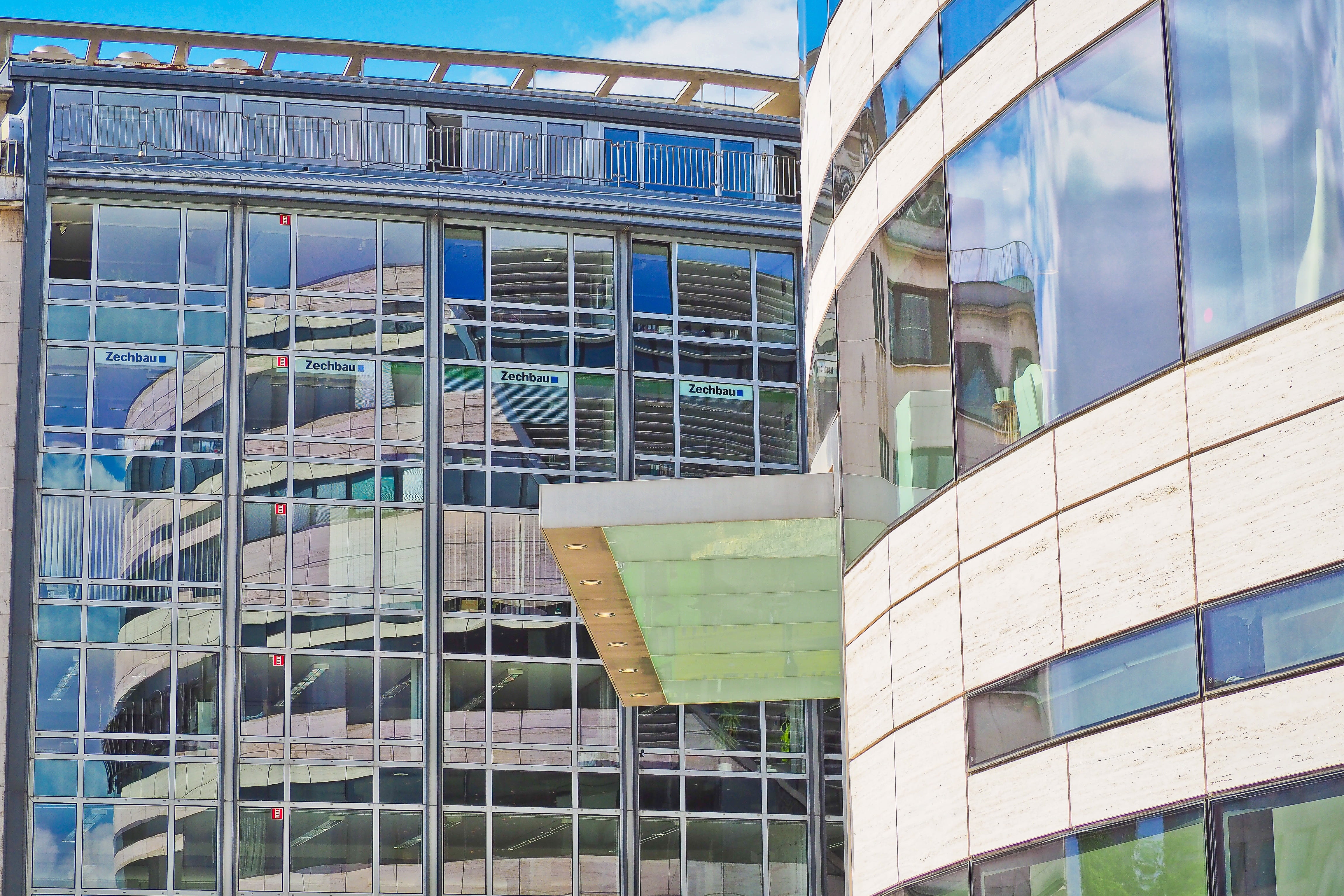 urban, glass - material, modern architecture, 4K, day, cloud - sky, düsseldorf, nature, building, kö bow, reflection, modern, office building exterior, HD Wallpaper