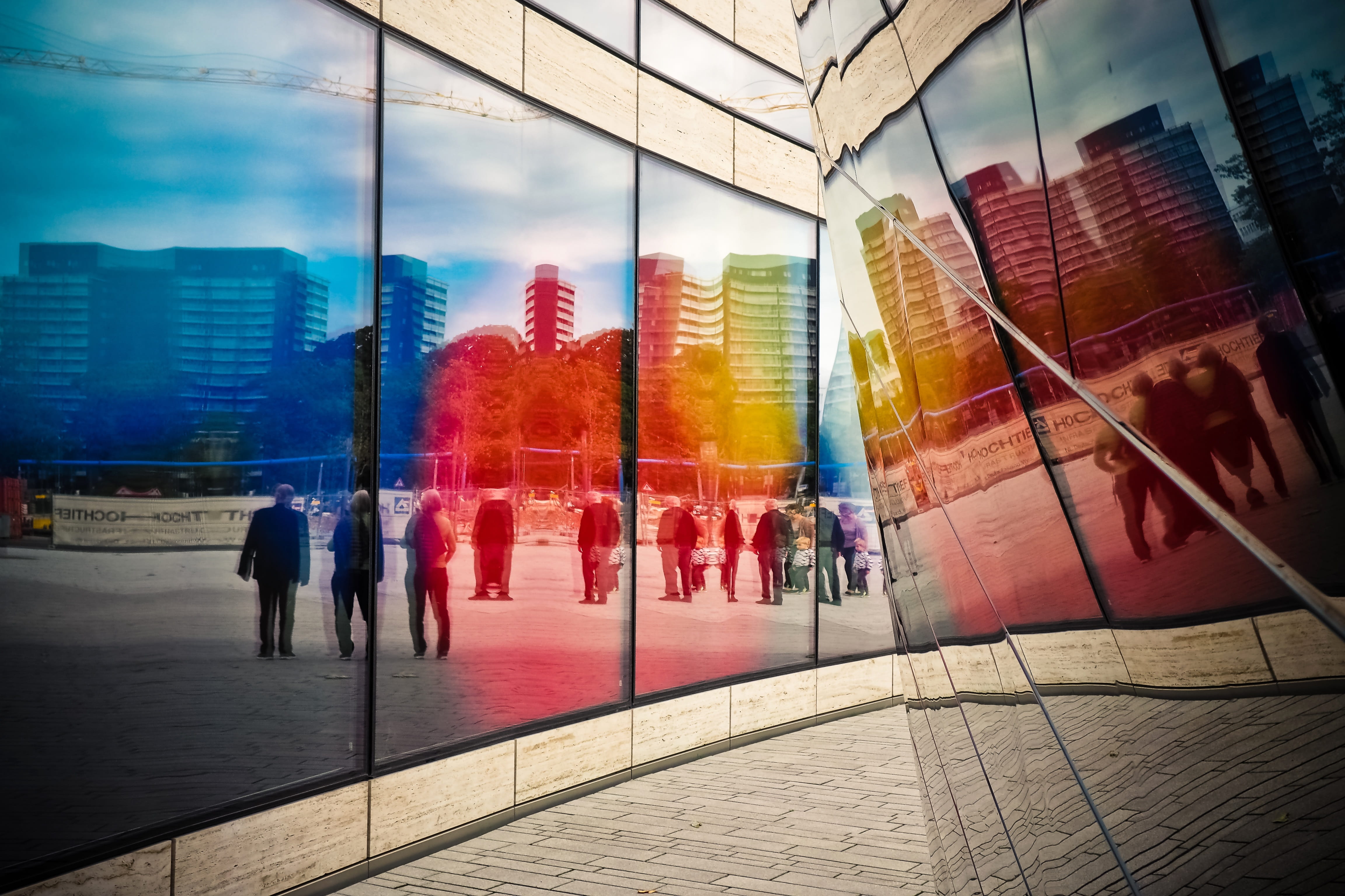 architecture, adult, perspective, glass, 4K, people, modern, reflection, street, building exterior, nature, real people, building, city life, day, walking, HD Wallpaper