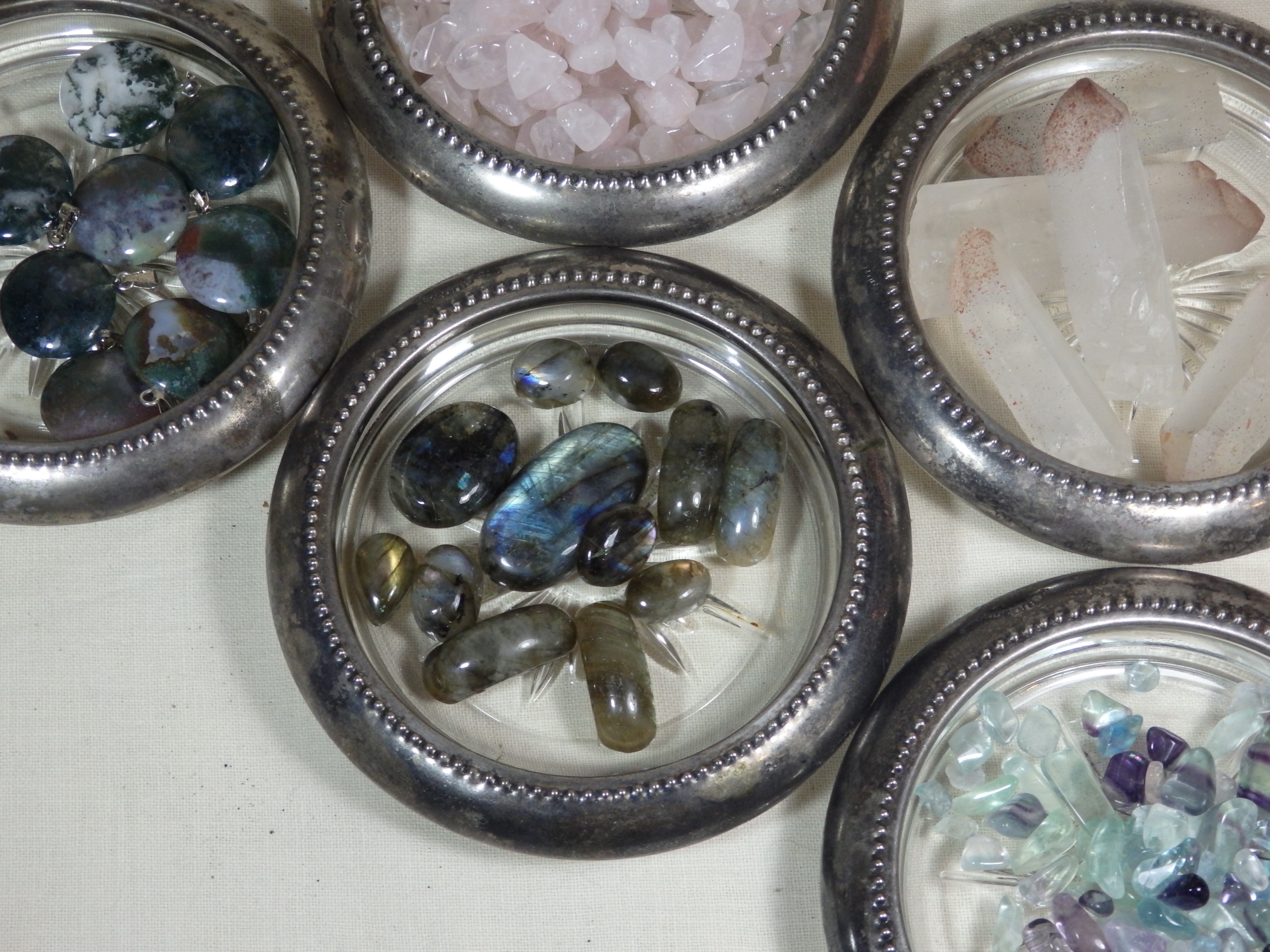 crystals, table, glass - material, large group of objects, quartz, design, close-up, agate, no people, wealth, high angle view, food, precious gem, variation, HD Wallpaper