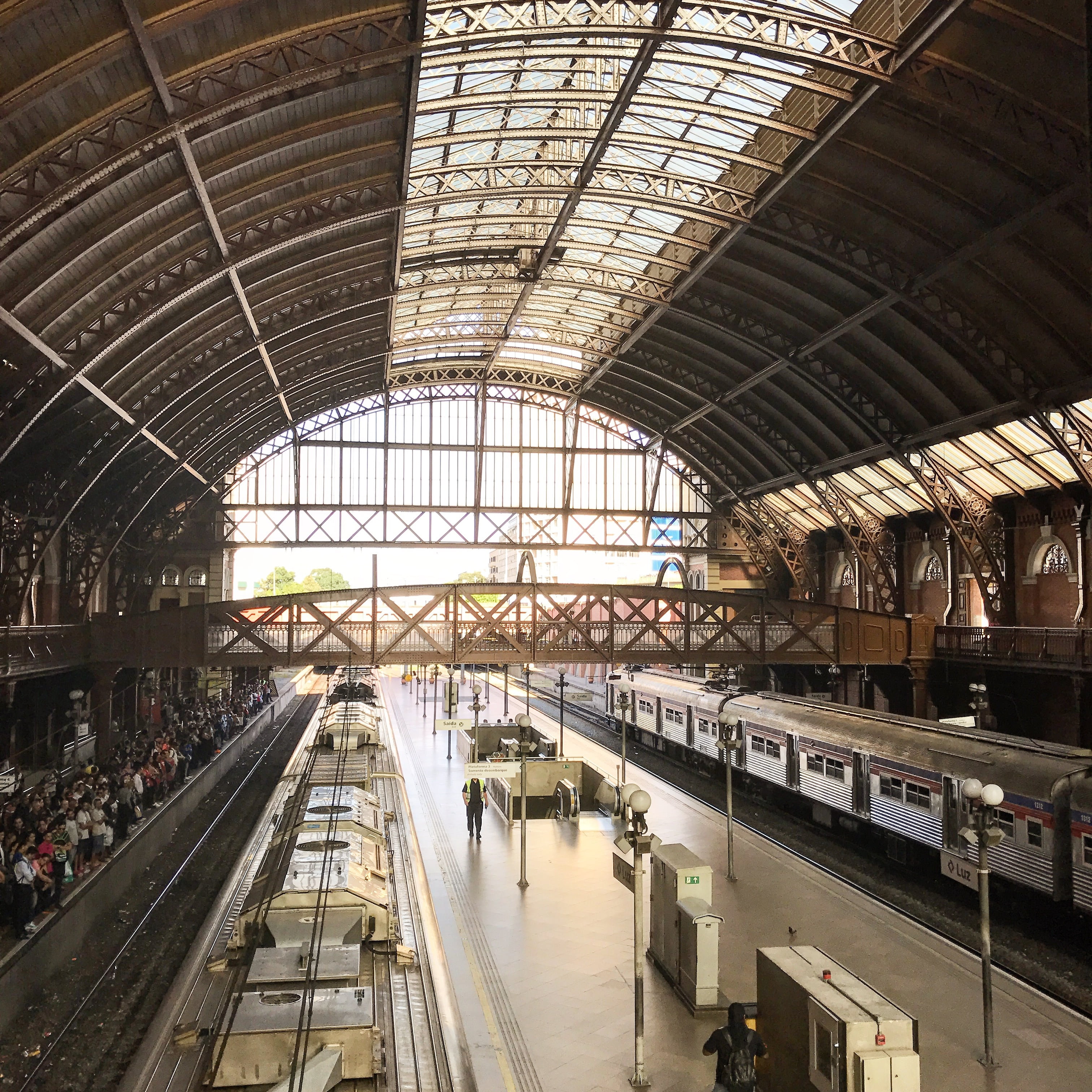 architecture, built structure, day, track, 2K, transportation, light, arch, railroad station, travel, brazil, subway train, rail transportation, train - vehicle, Phone HD Wallpaper