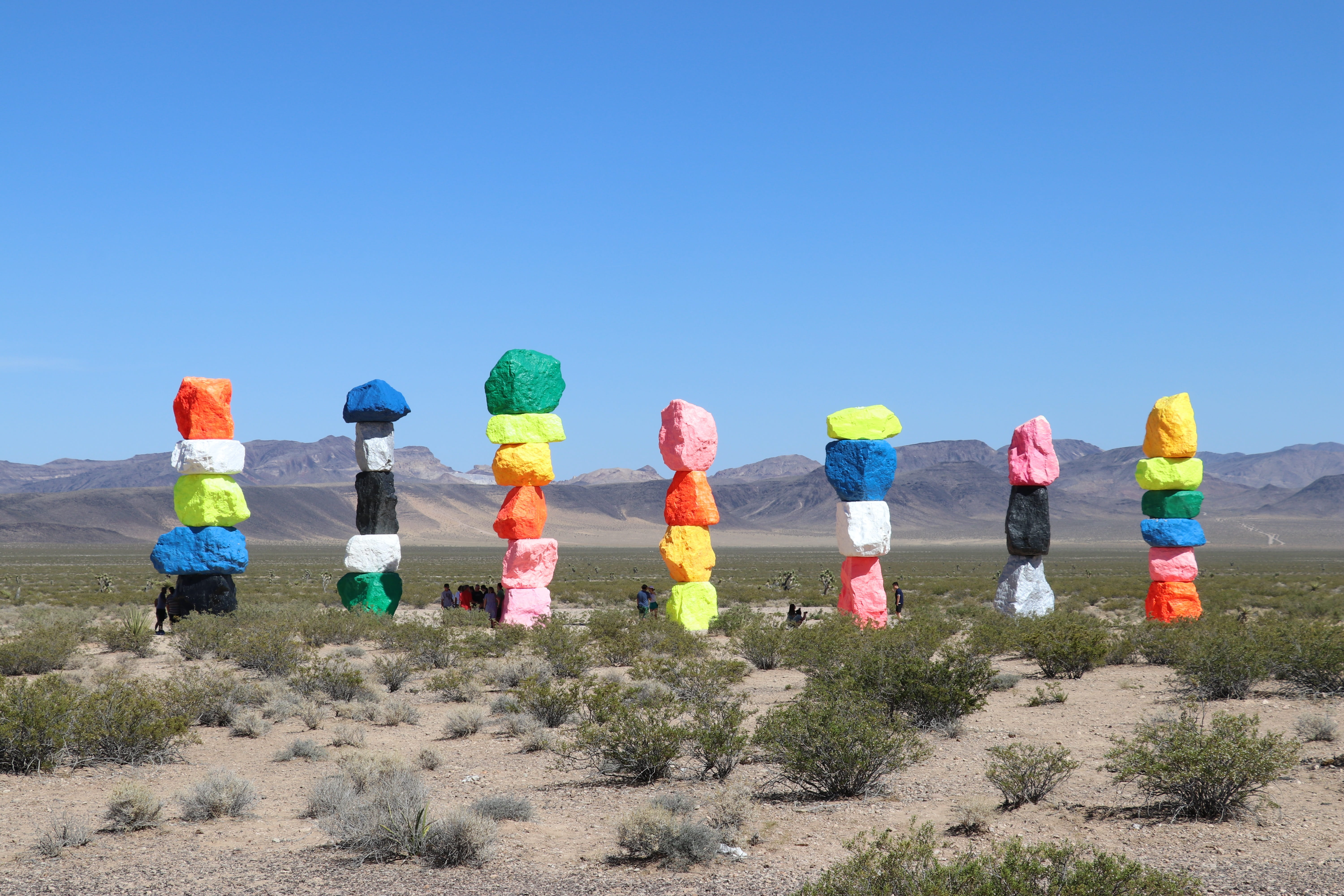 nevada, sunlight, seven magic mountains, group of people, people, real people, clothing, colorful, protection, art, clear sky, blue, travel, warm clothing, HD Wallpaper