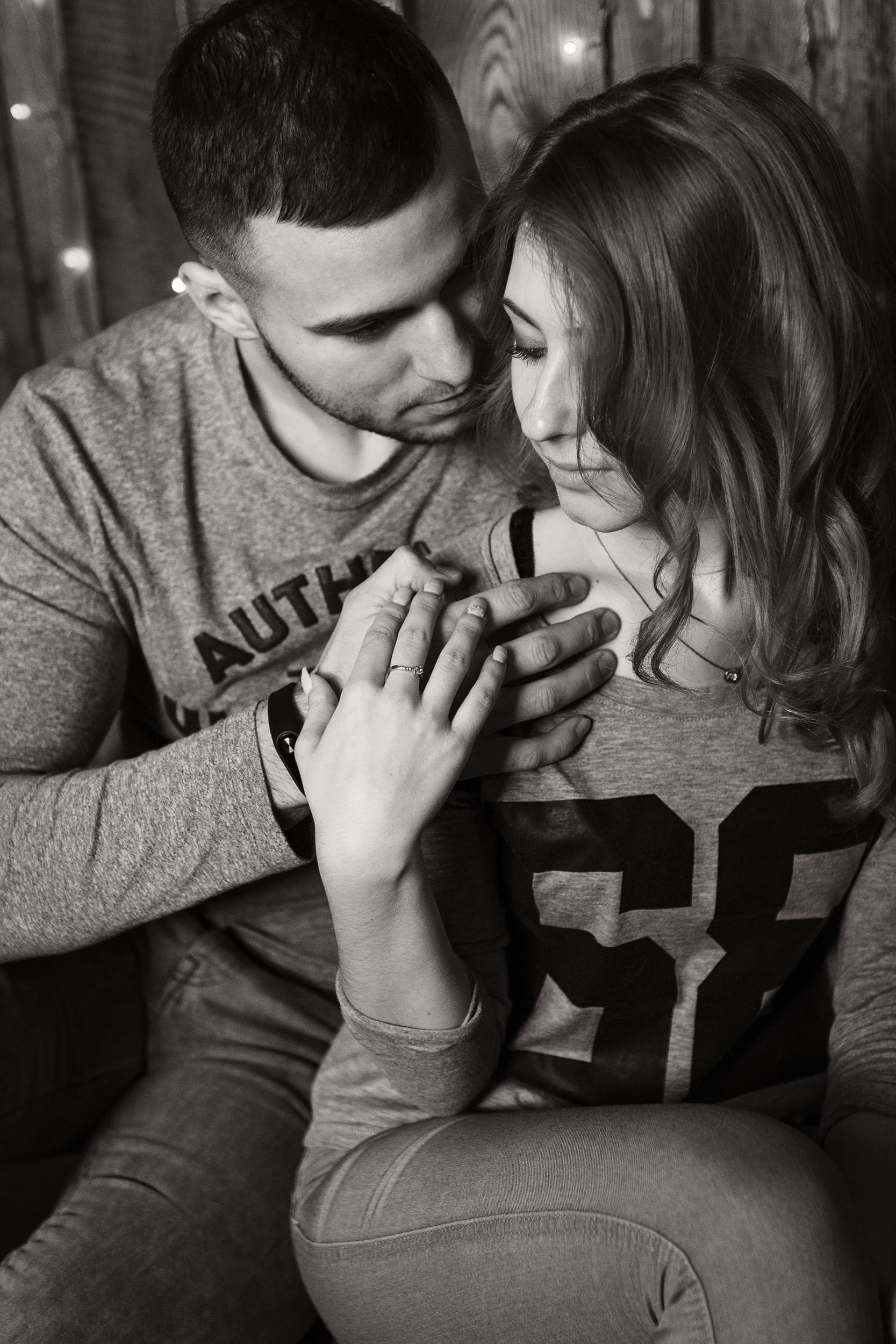 emotion, sleeved, child, people, casual clothing, three quarter length, togetherness, bonding, guy, sitting, joy, long, indoors, women, men, lavstori, holding, Phone HD Wallpaper