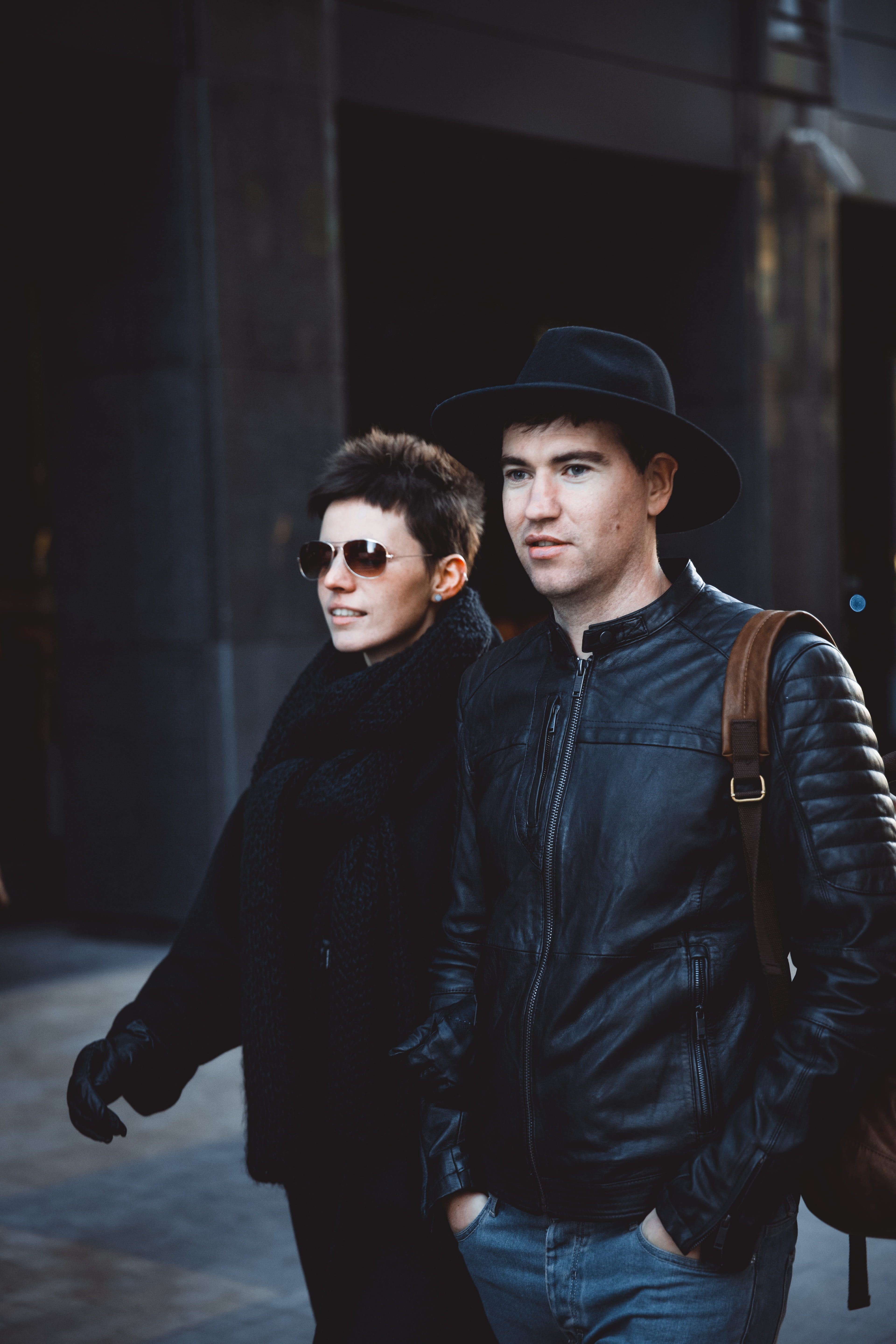 two, family, looking at camera, men, standing, kiss, stroll, fashion, three quarter length, togetherness, hat, girl, woman, photoshoot, lavstori, business, Phone HD Wallpaper