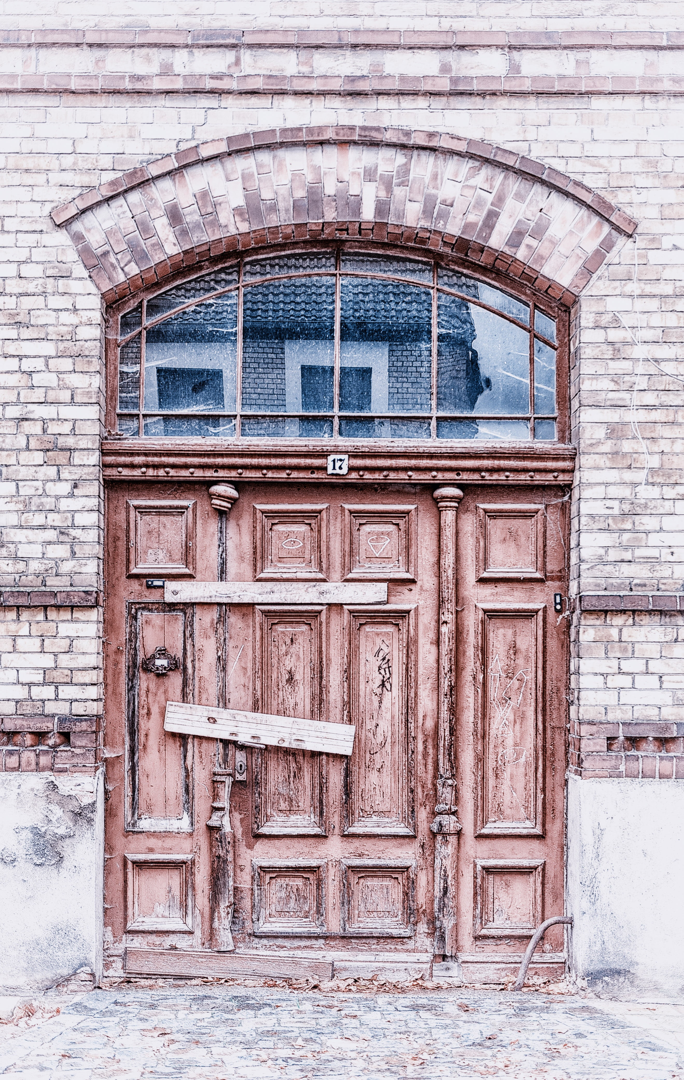 brown, wooden door, architecture, boards, building, old-fashioned, wood, no people, security, outdoors, facade, hell, grunge, shut off, wood - Material, Phone HD Wallpaper
