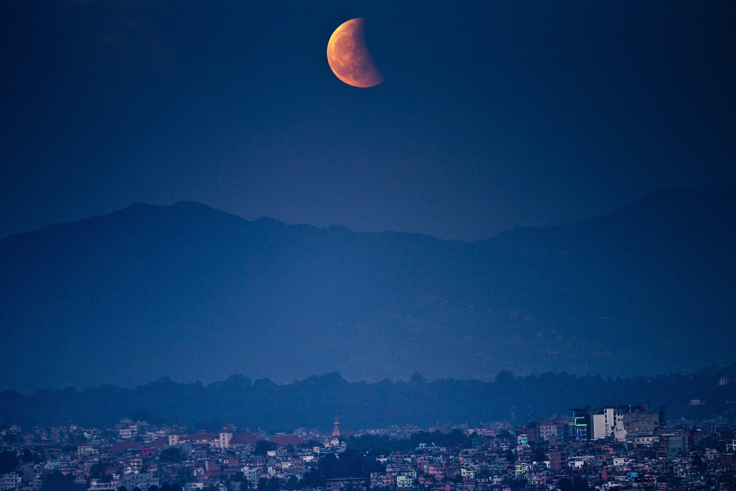 silhouette, sky, shortest eclipse of the century, scenics - nature, cityscape, color Image, scenics, dusk, national geographic, 1080P, nature, mountain Range, HD Wallpaper