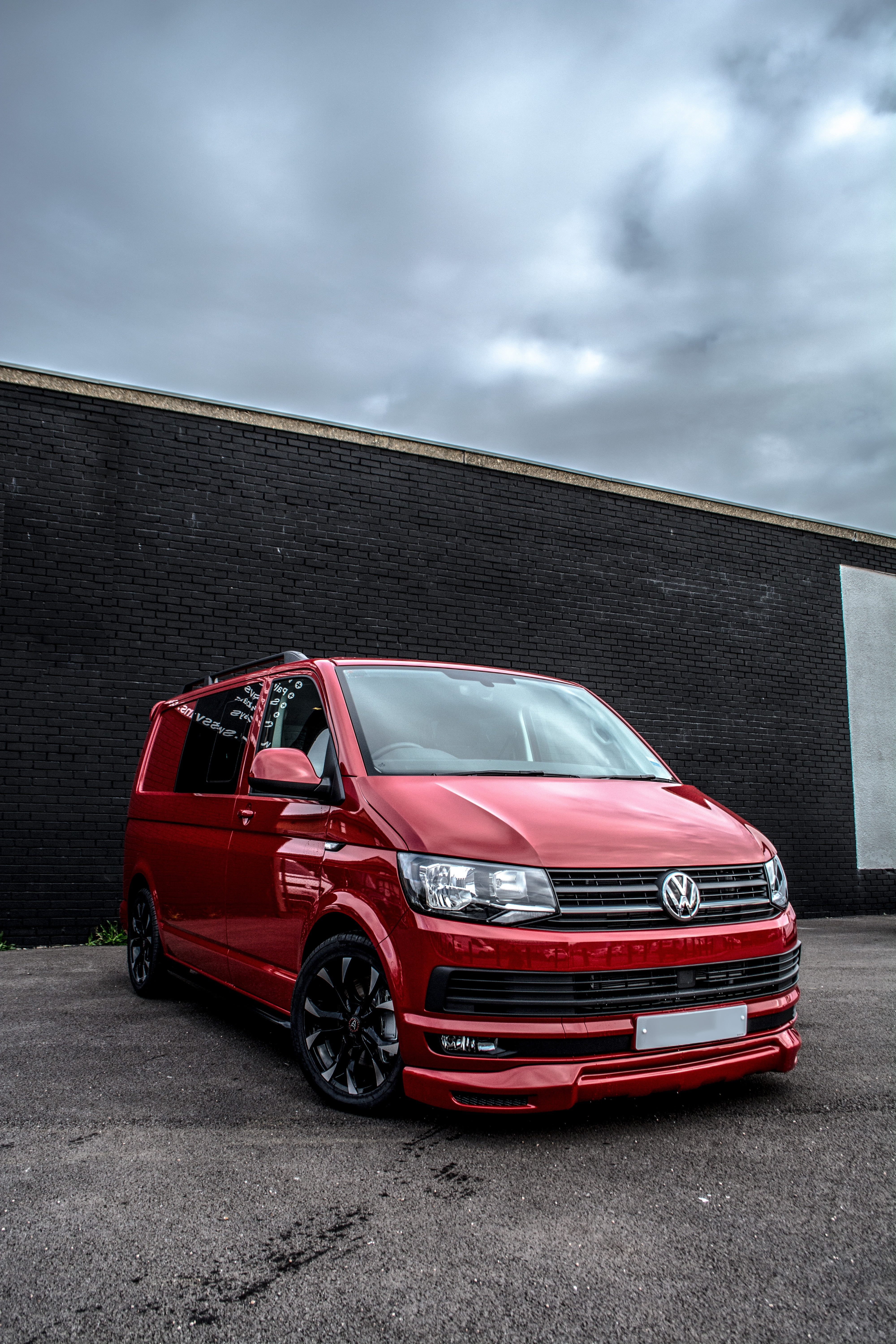 mode of transportation, minivan, cloud - sky, luxury, road, car, overcast, ominous, retro styled, side view, 5K, sky, motor vehicle, built structure, no people, Phone HD Wallpaper