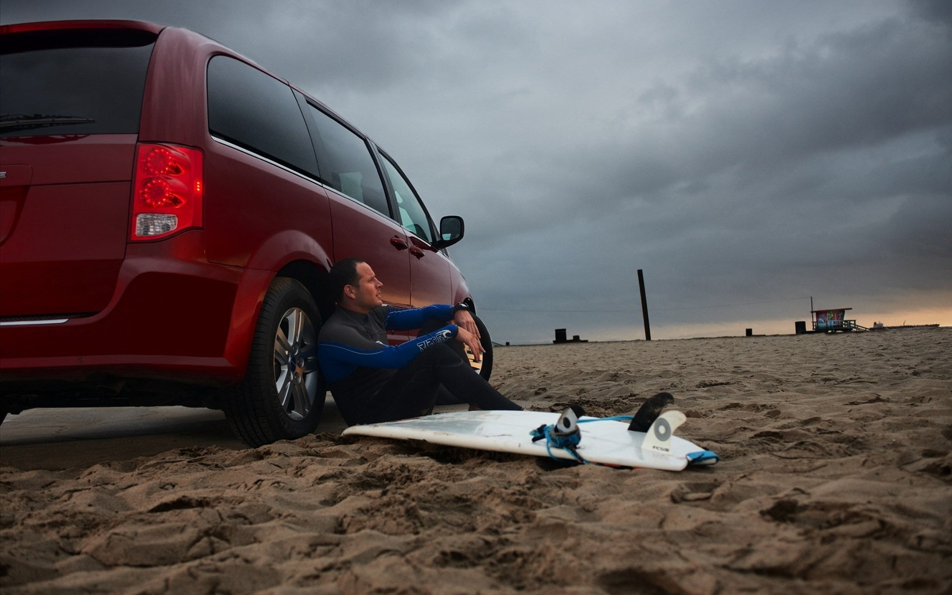 outdoors, sky, men, sand, cloud - sky, 1080P, adult, blue, beauty in nature, red, minivan, ferfing, one Person, land Vehicle, travel, land, caucasian Ethnicity, HD Wallpaper