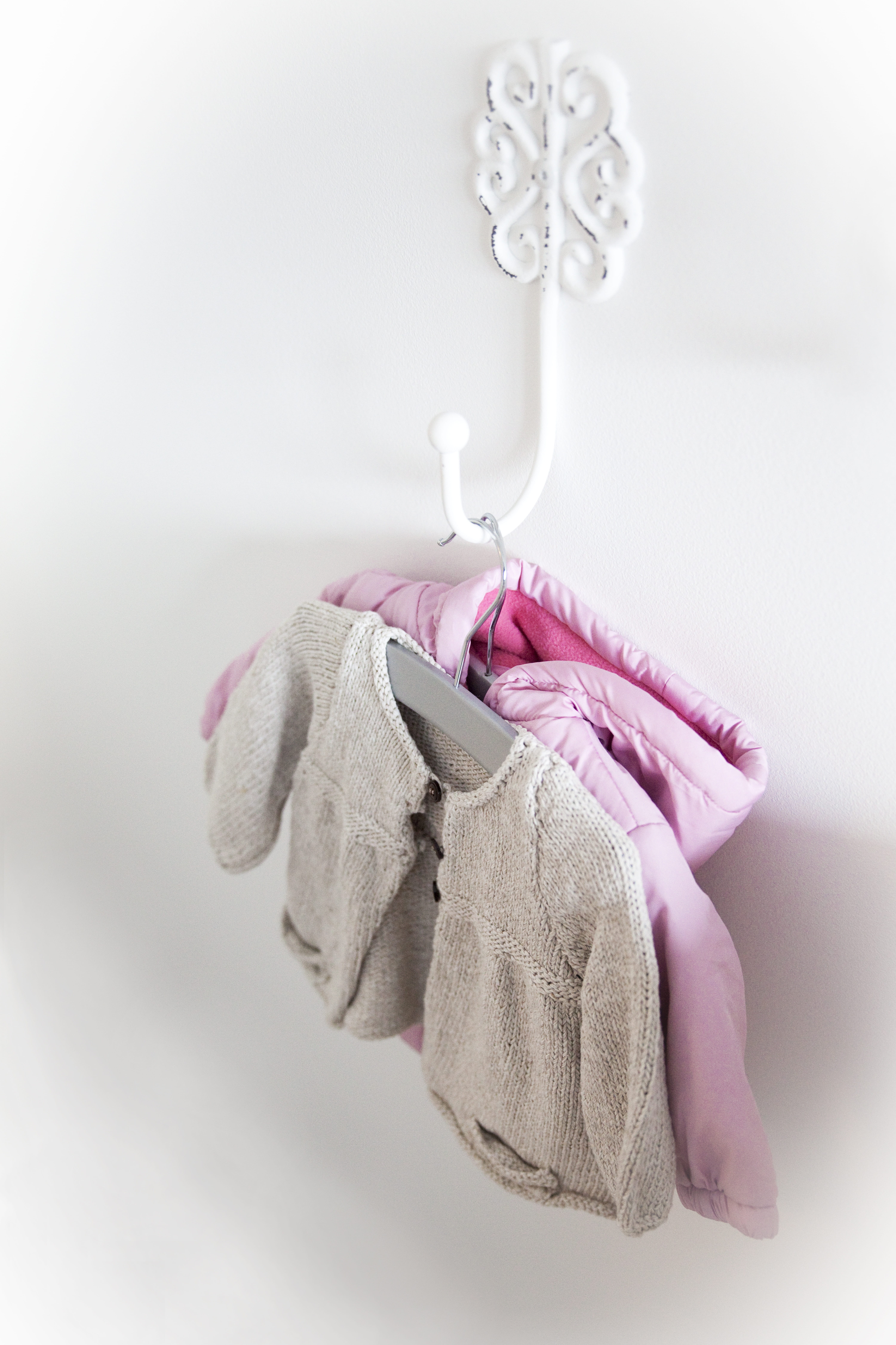 hygiene, pink color, pregnant, 8K, softness, clean, born, clothing, wall - building feature, sweatshirt, coat hanger, mother, baby, white color, zip, laundry, Phone HD Wallpaper