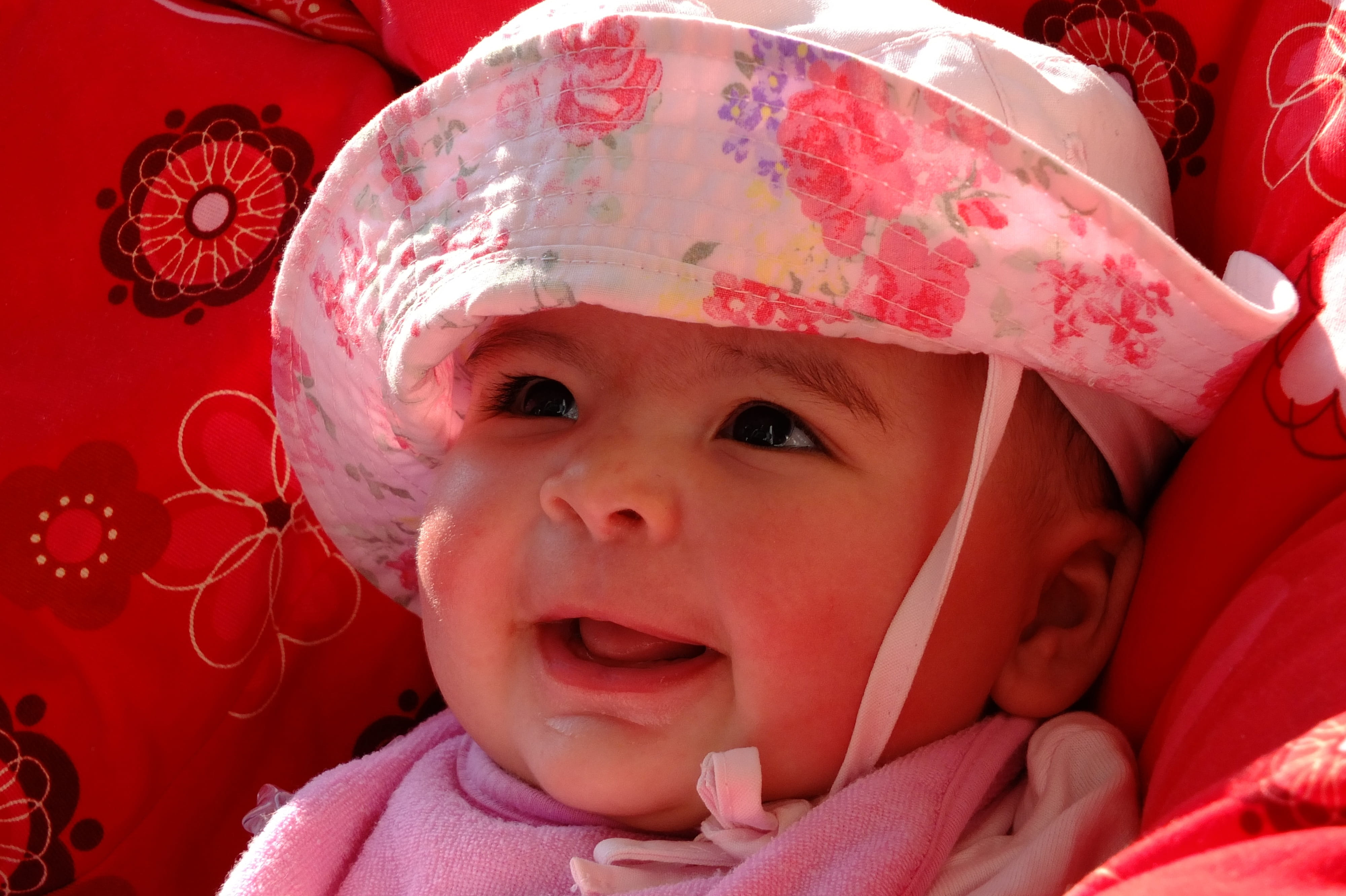 innocence, infant, close-up, babyhood, small child, one person, baby clothing, juliana, indoors, 5 months, toddler, mutterglück, headshot, human face, father happiness, HD Wallpaper