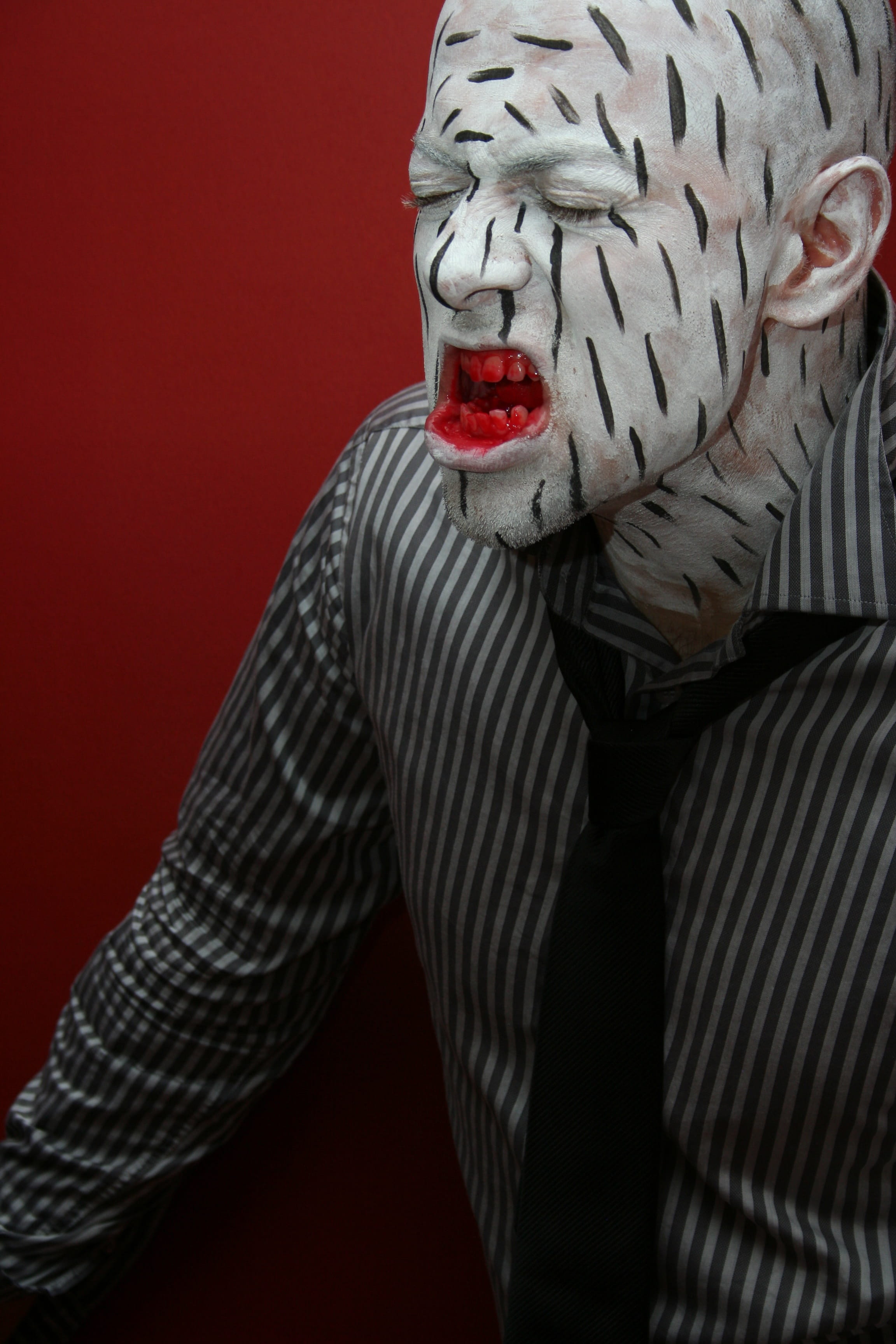 people, paint, fiction, aggressive, red, make-up, art, blood, emotion, two people, disguise, artist, studio shot, striped, colored background, women, creature, Phone HD Wallpaper