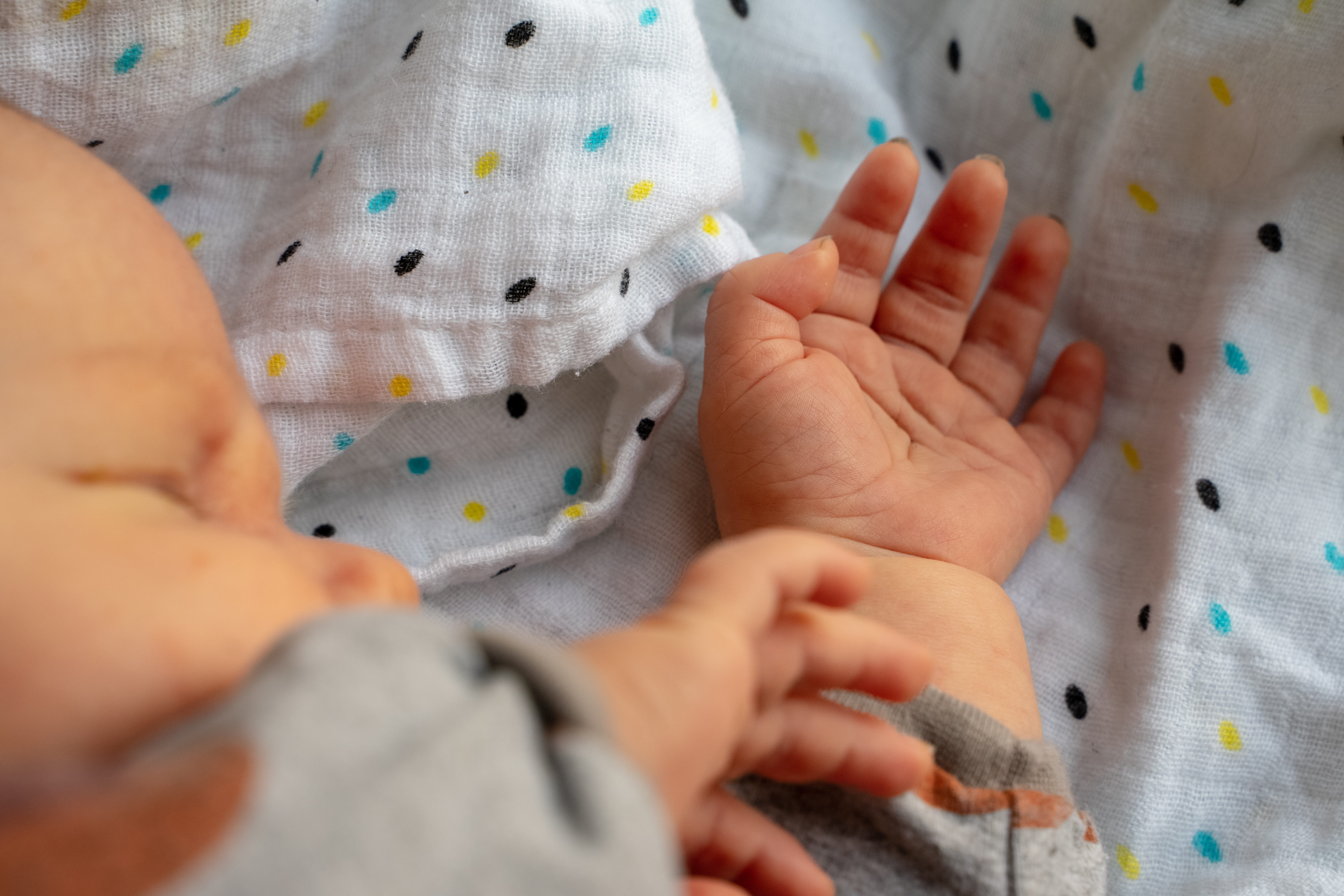 heart, bed, boy, infant, young, baby luck, symbol of good luck, small child, small, reborn, child, birth, baby fat, childhood, tired, human finger, baby, HD Wallpaper
