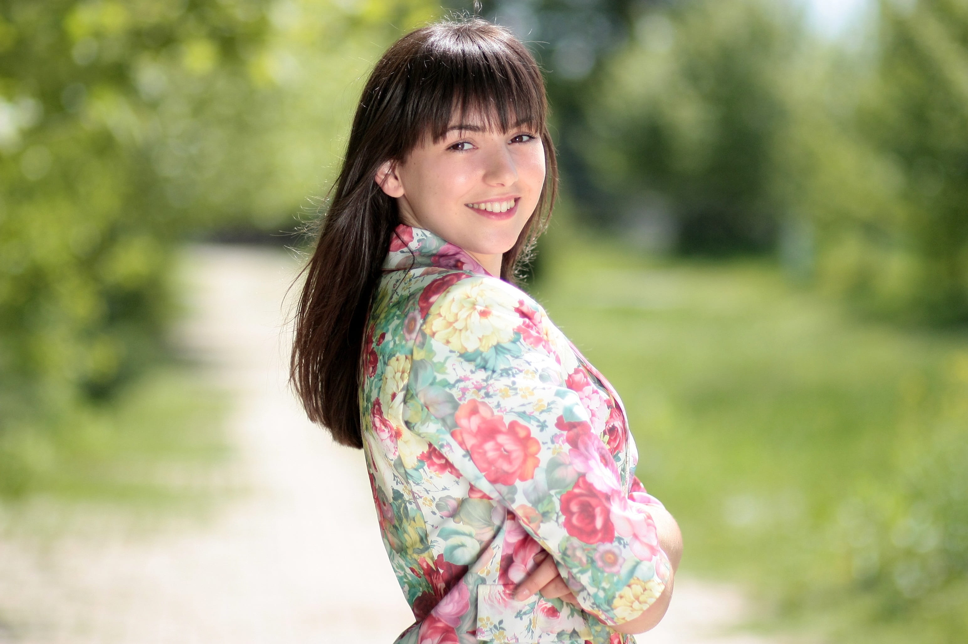 hair, beauty, women, plant, wearing, waist up, sleeved, photography, happiness, floral, fashion, brown hair, casual clothing, selfie, innocence, emotion, HD Wallpaper